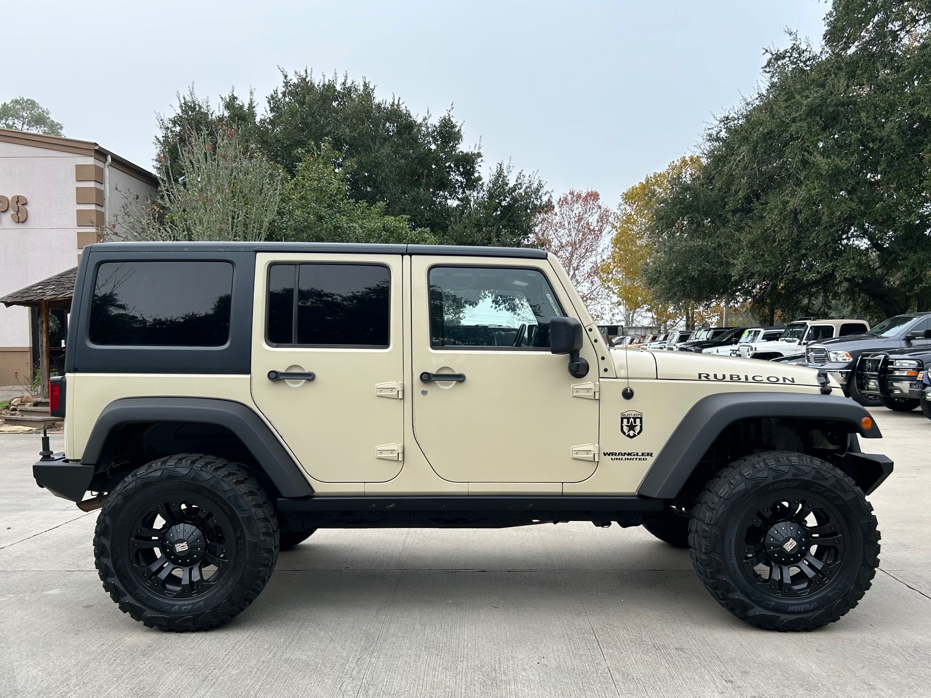 Used-2011-Jeep-Wrangler-Unlimited-Rubicon