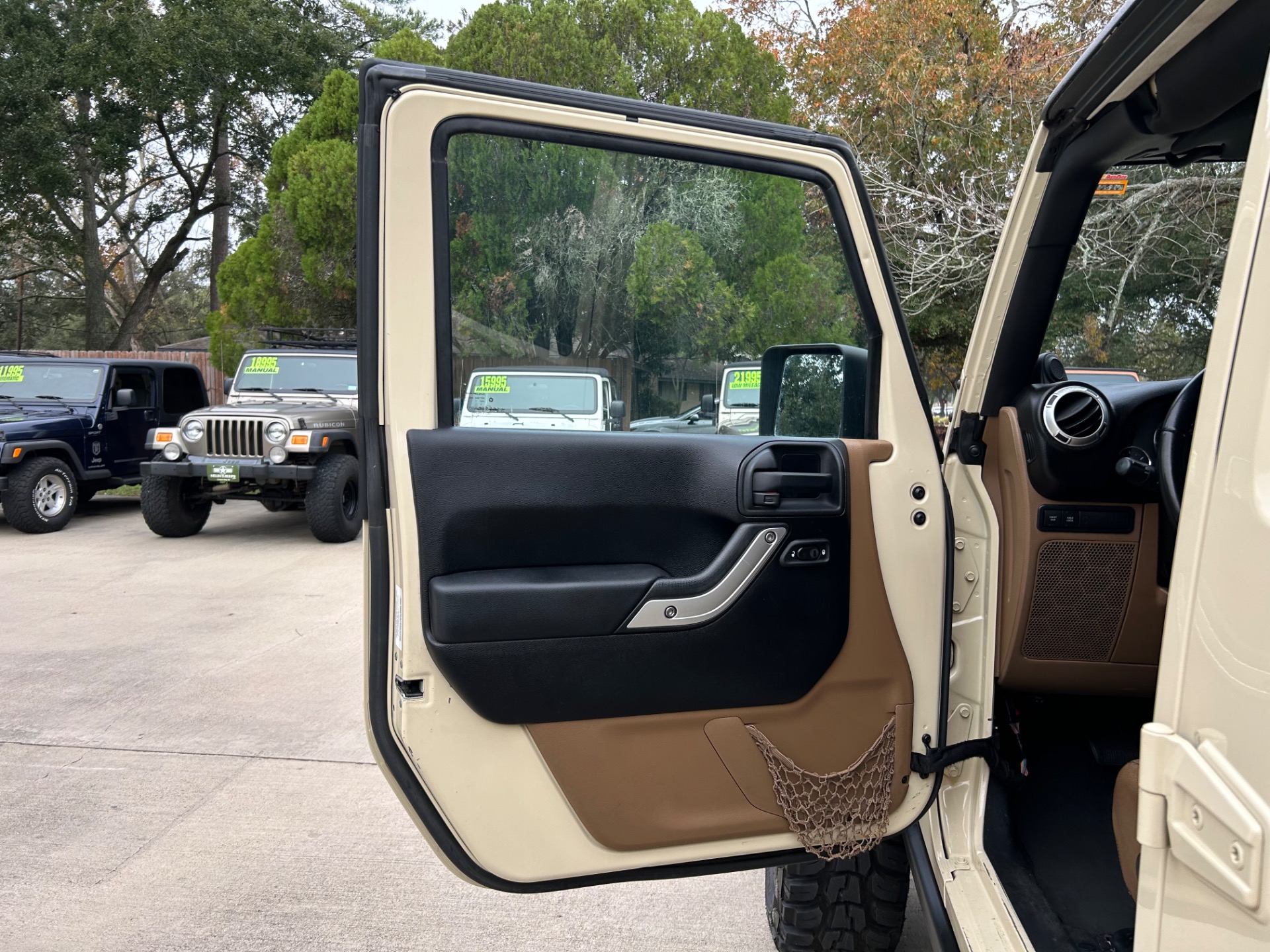 Used-2011-Jeep-Wrangler-Unlimited-Rubicon