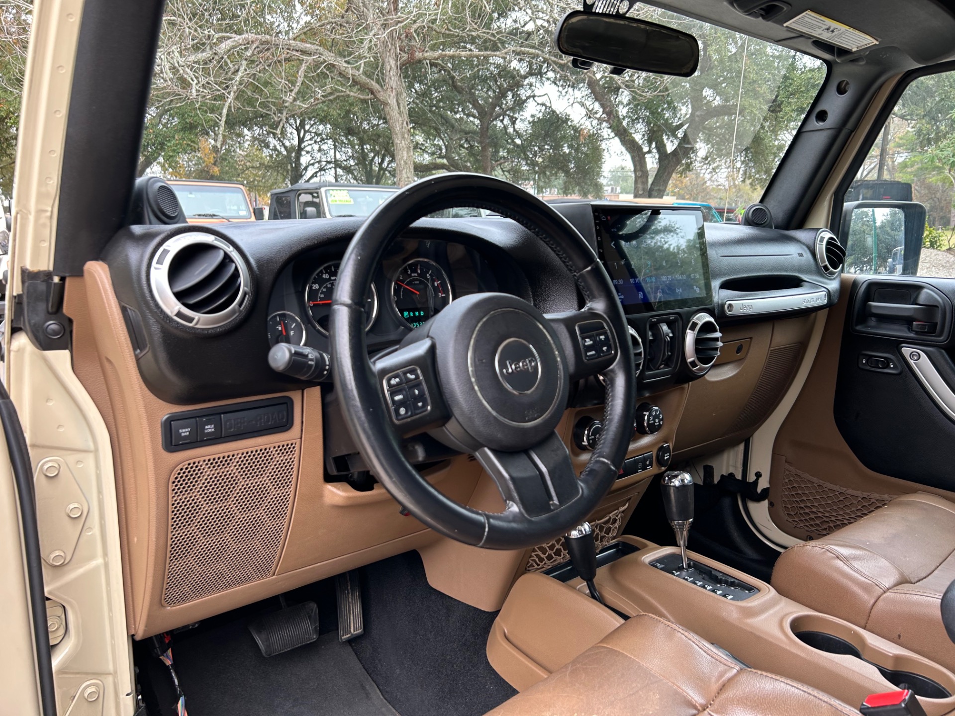 Used-2011-Jeep-Wrangler-Unlimited-Rubicon
