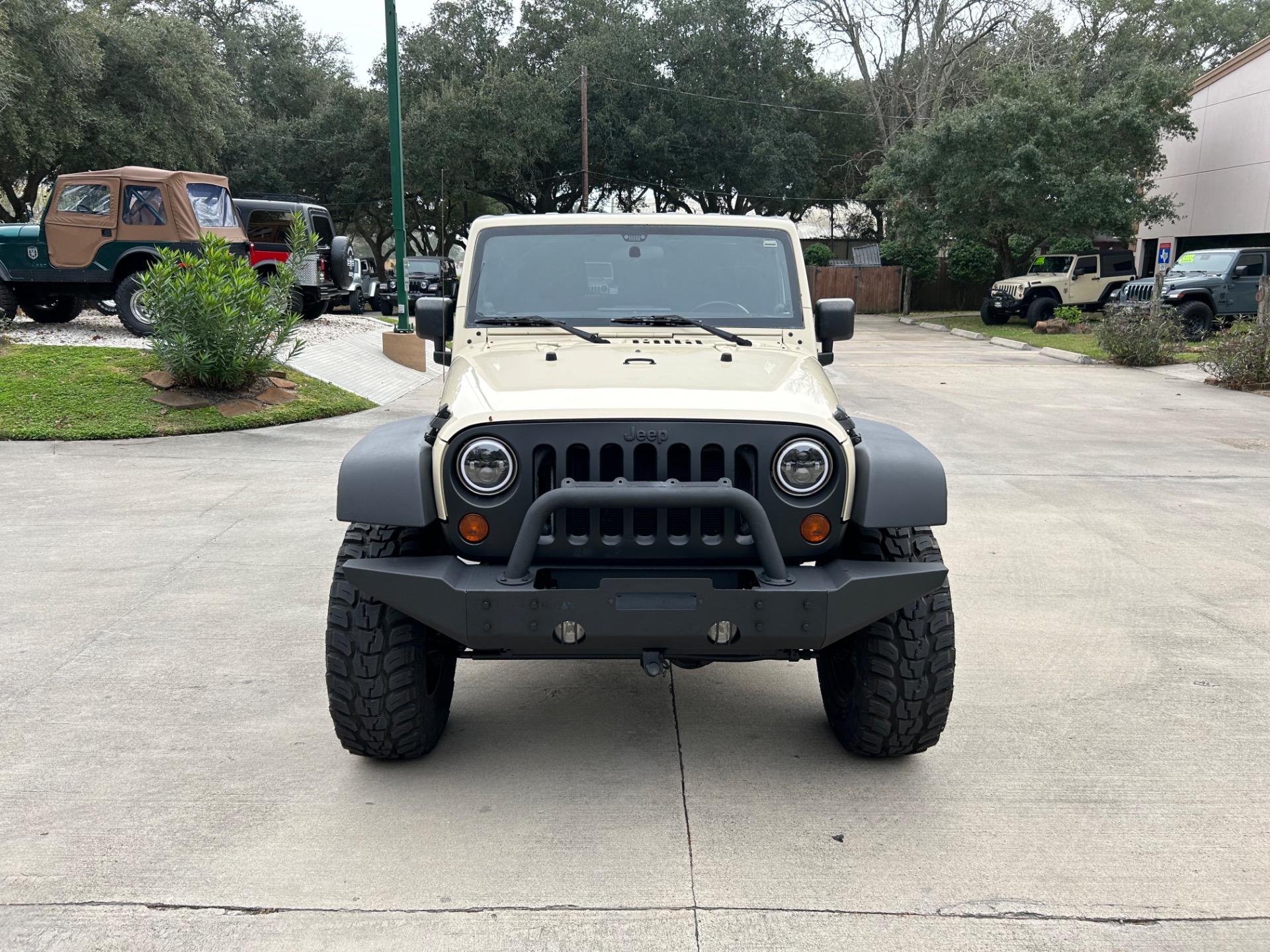 Used-2011-Jeep-Wrangler-Unlimited-Rubicon