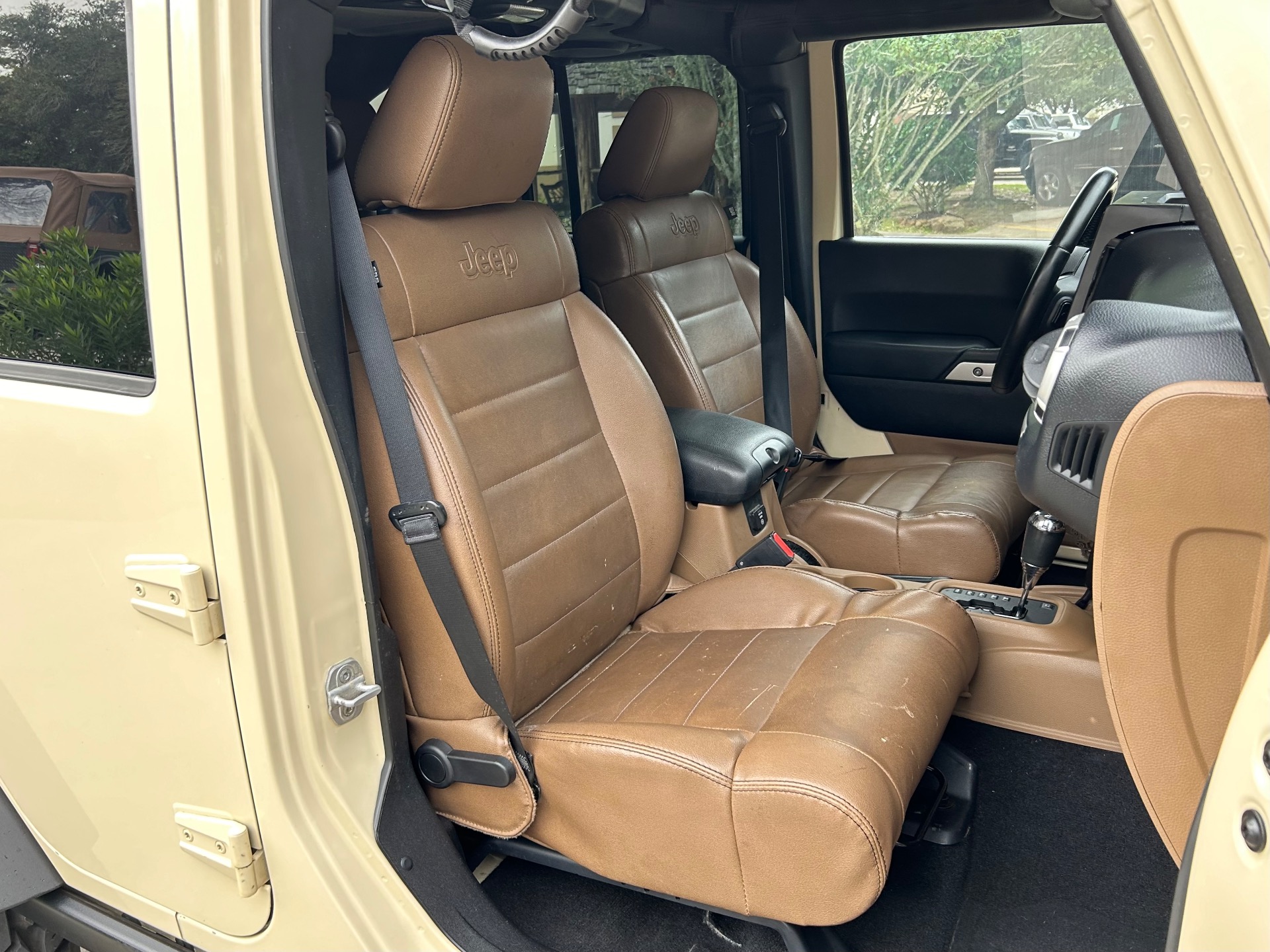 Used-2011-Jeep-Wrangler-Unlimited-Rubicon