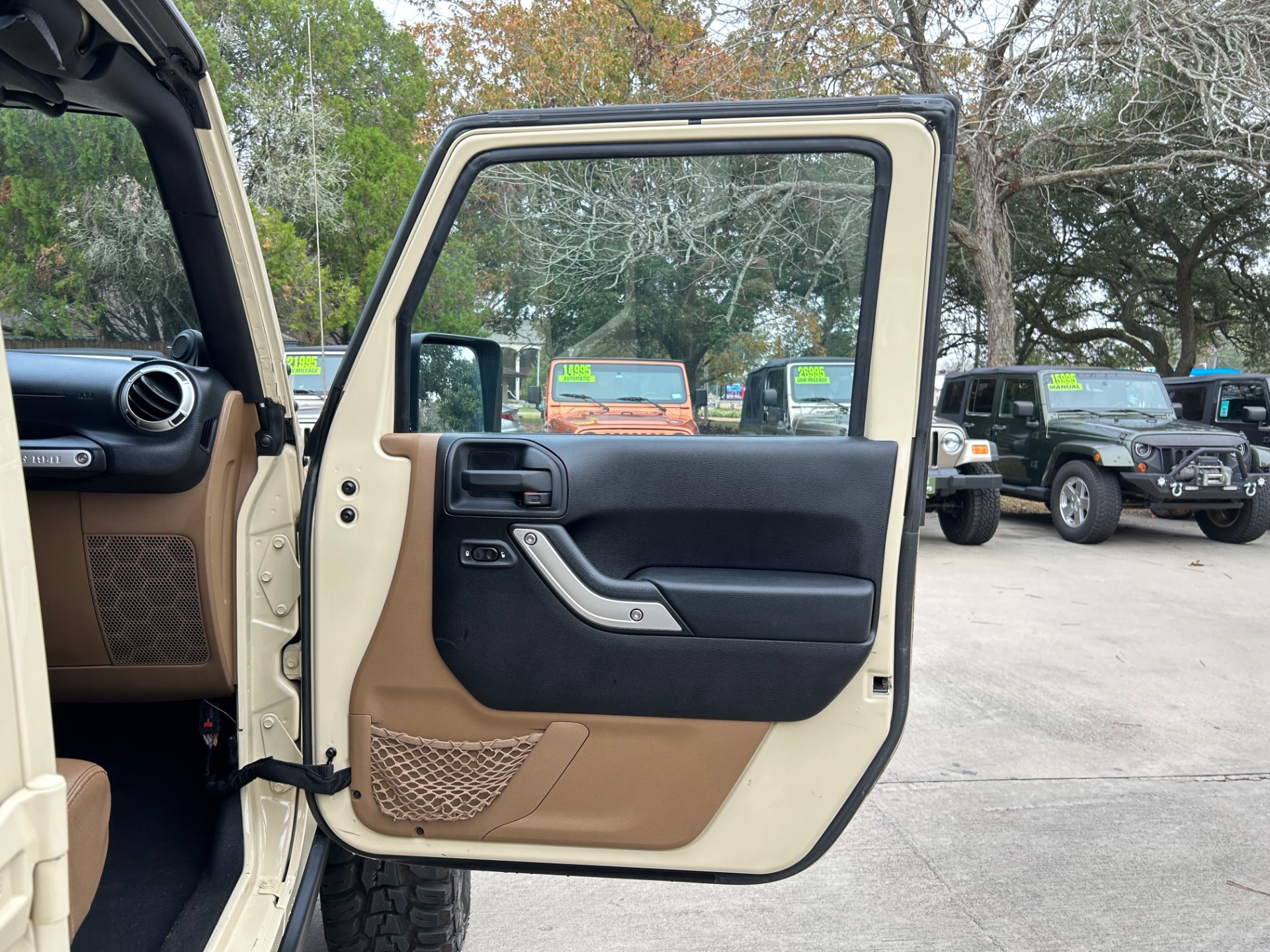 Used-2011-Jeep-Wrangler-Unlimited-Rubicon