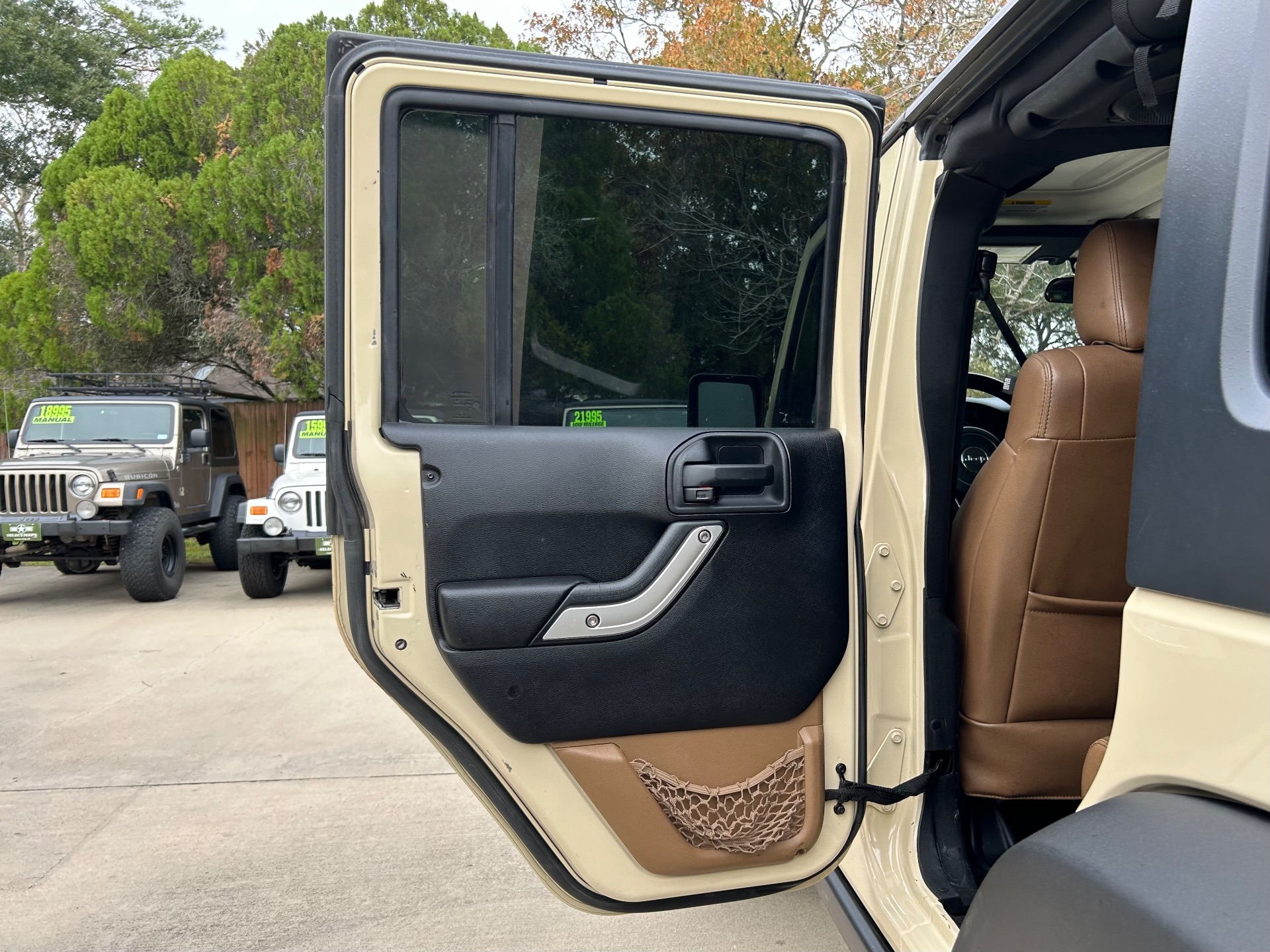 Used-2011-Jeep-Wrangler-Unlimited-Rubicon