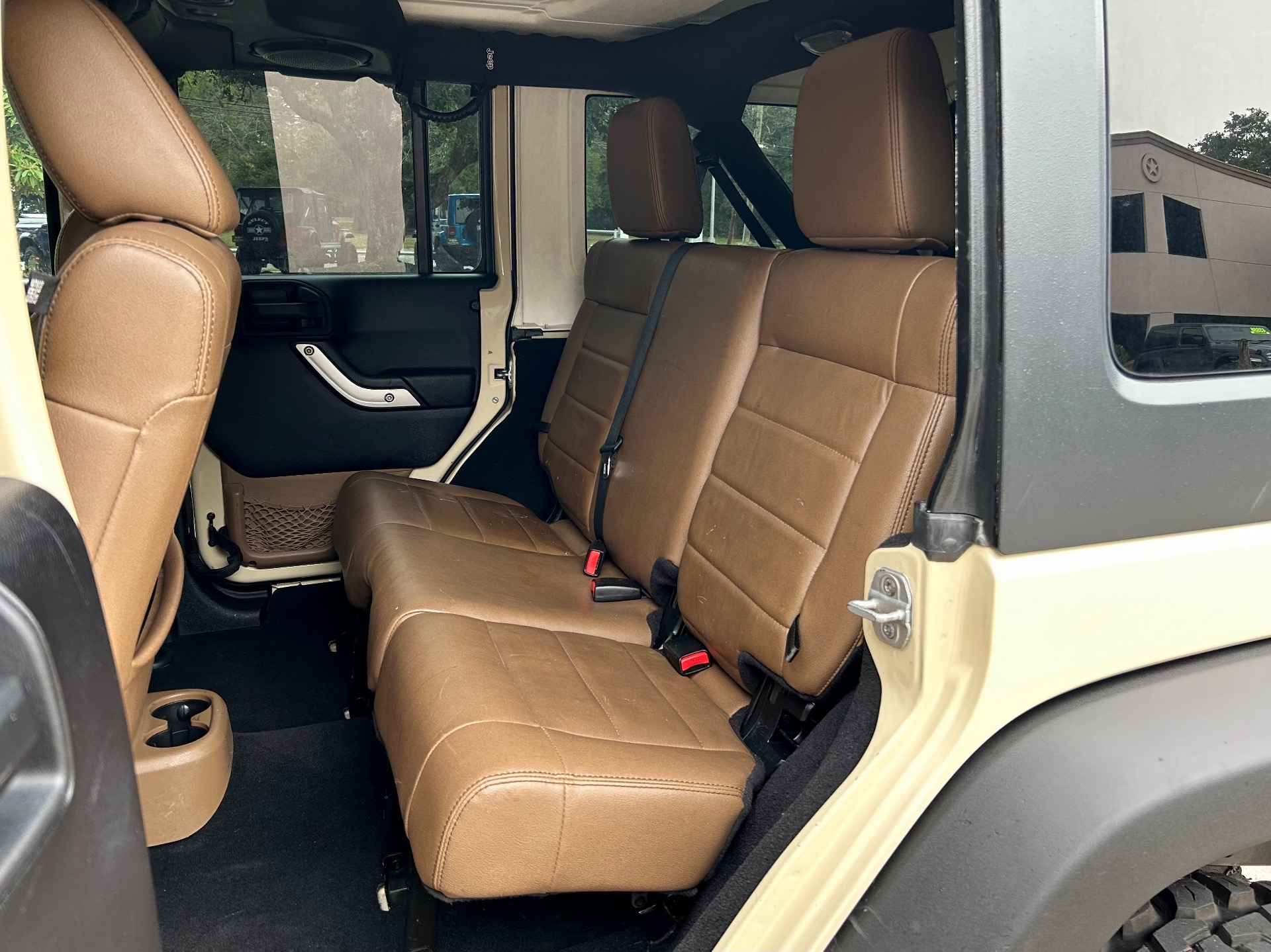 Used-2011-Jeep-Wrangler-Unlimited-Rubicon