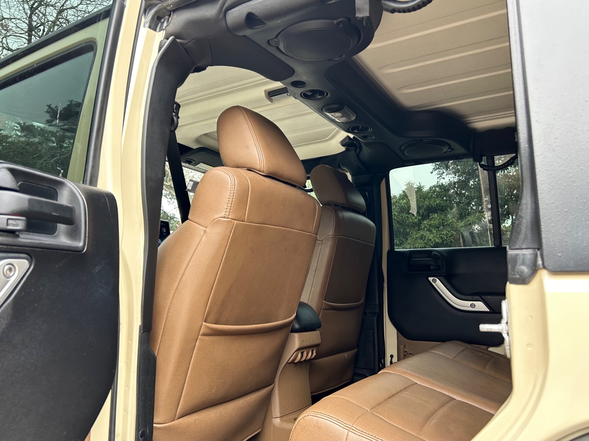 Used-2011-Jeep-Wrangler-Unlimited-Rubicon