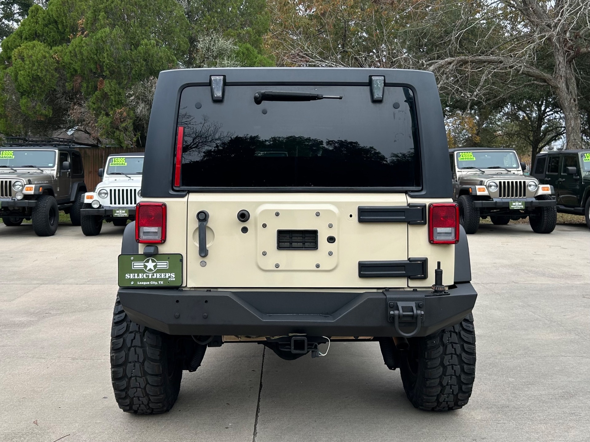 Used-2011-Jeep-Wrangler-Unlimited-Rubicon
