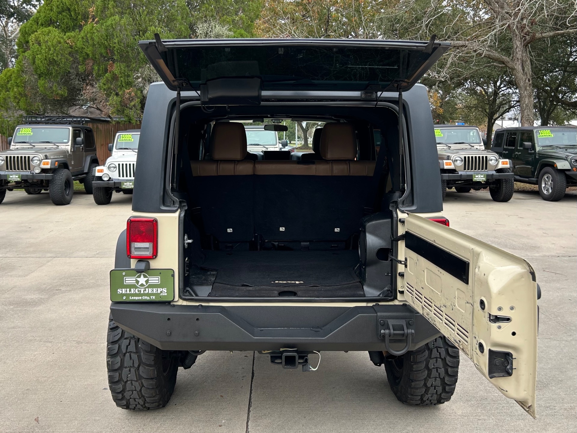 Used-2011-Jeep-Wrangler-Unlimited-Rubicon