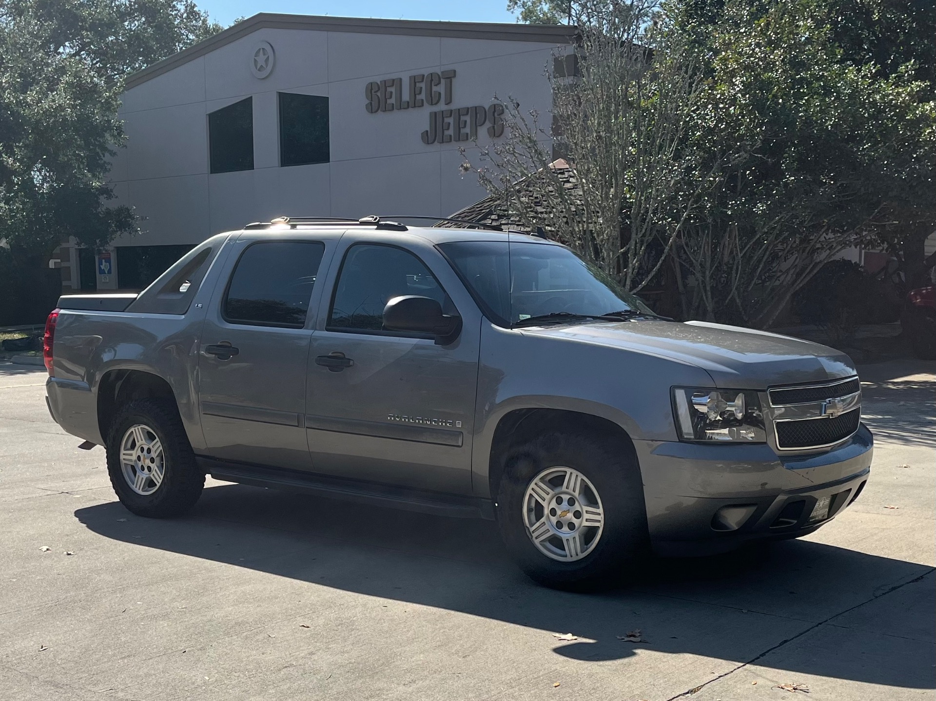 Used-2008-Chevrolet-Avalanche-LS