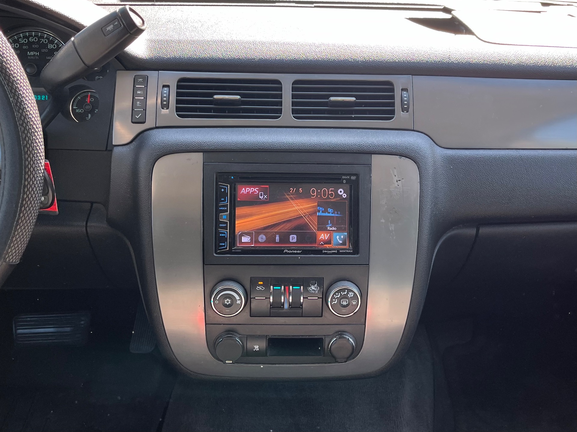 Used-2008-Chevrolet-Avalanche-LS