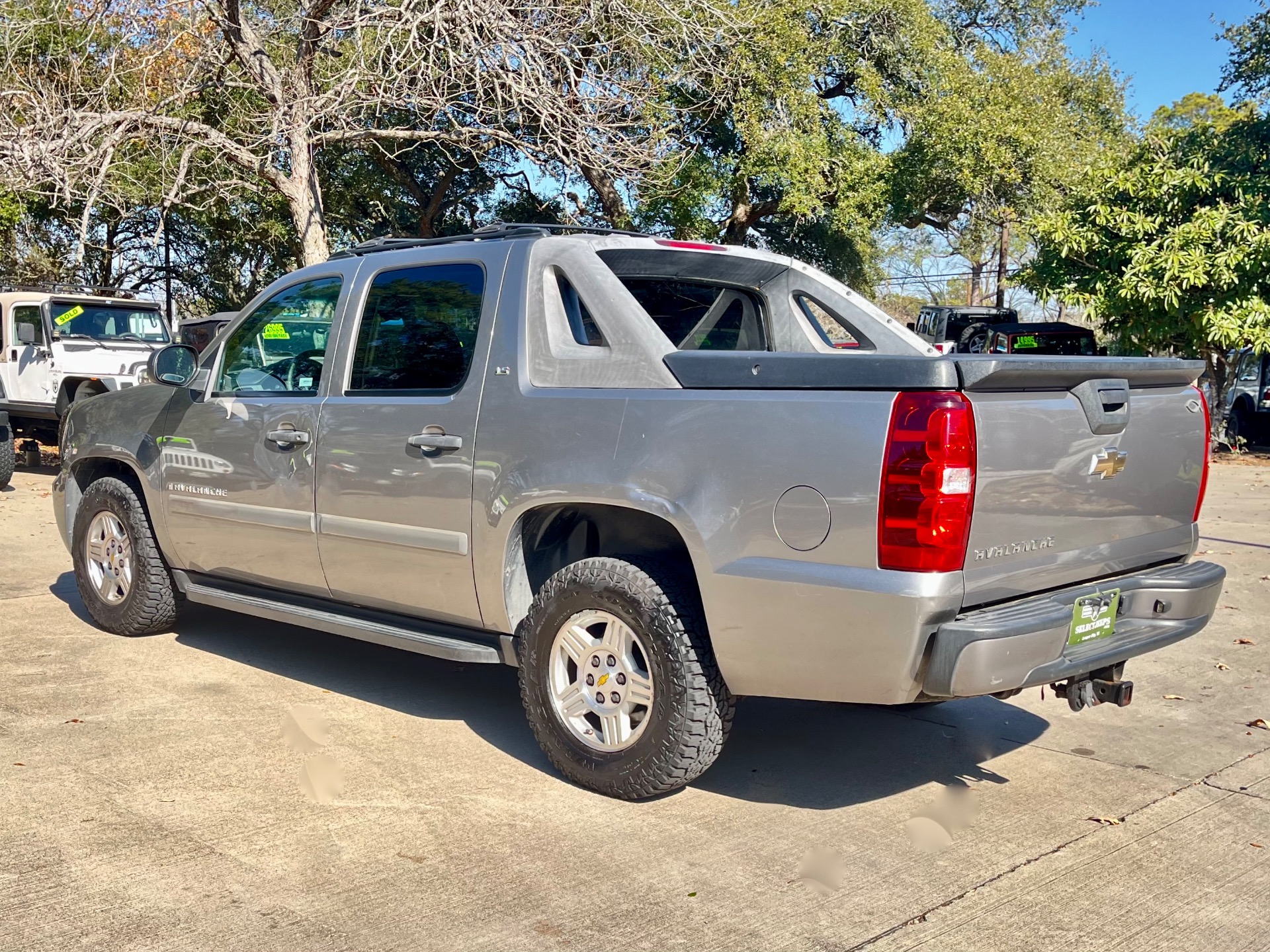 Used-2008-Chevrolet-Avalanche-LS