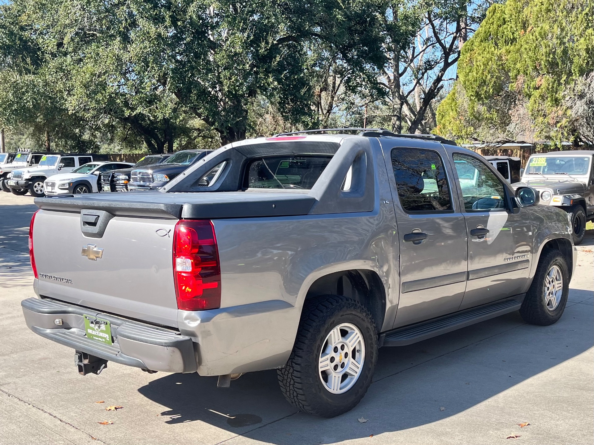 Used-2008-Chevrolet-Avalanche-LS