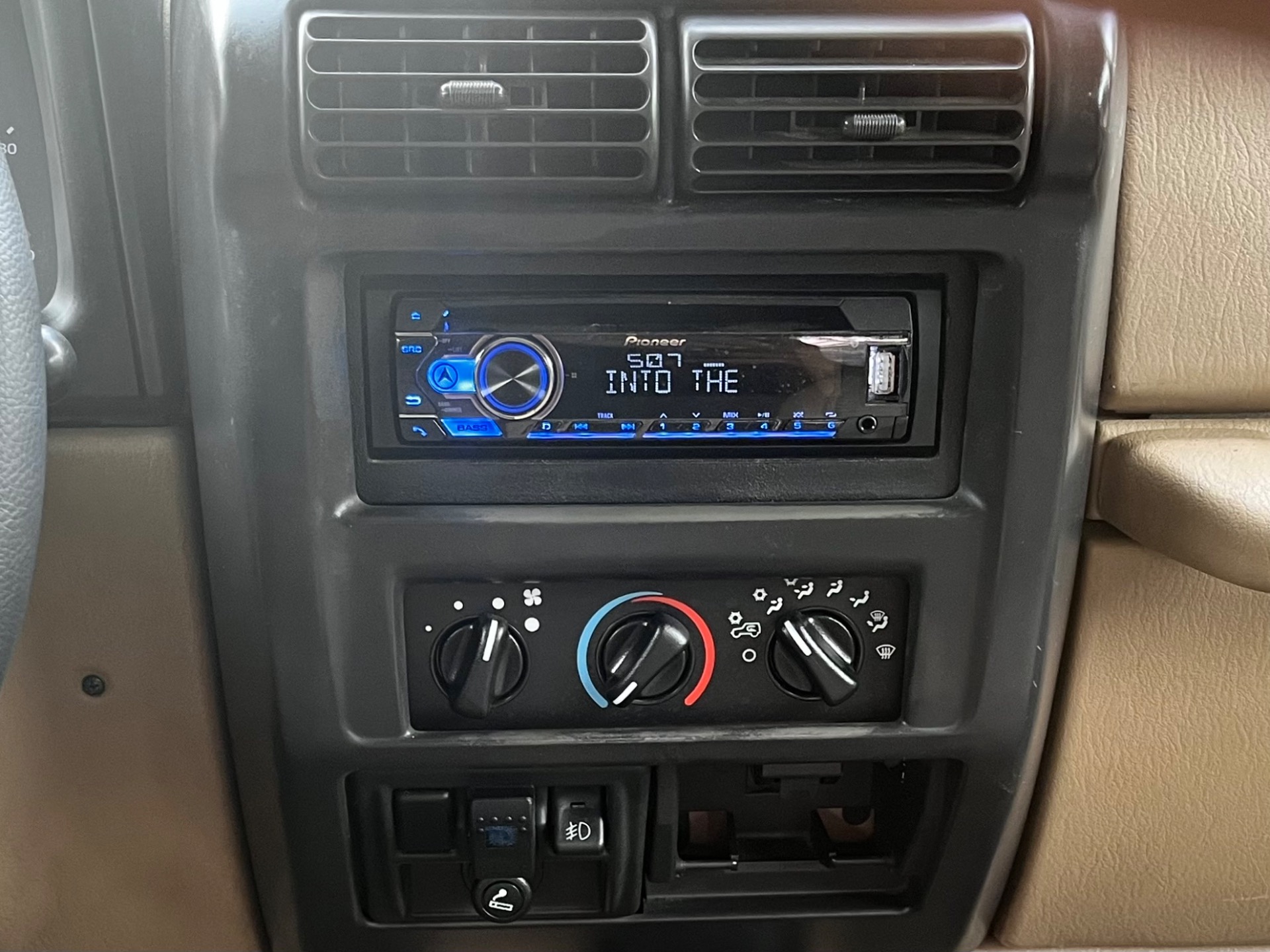 Used-1999-Jeep-Wrangler-Sport