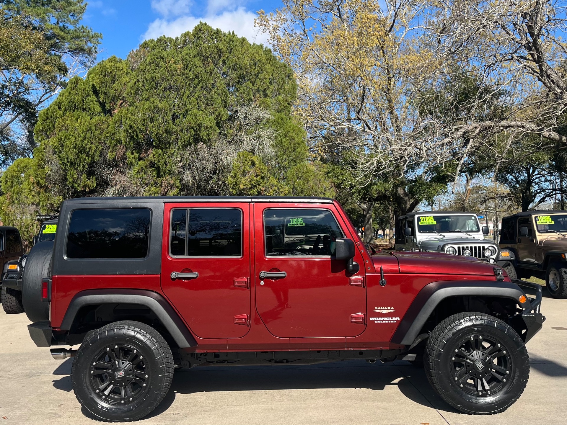 Used-2010-Jeep-Wrangler-Unlimited-Sahara