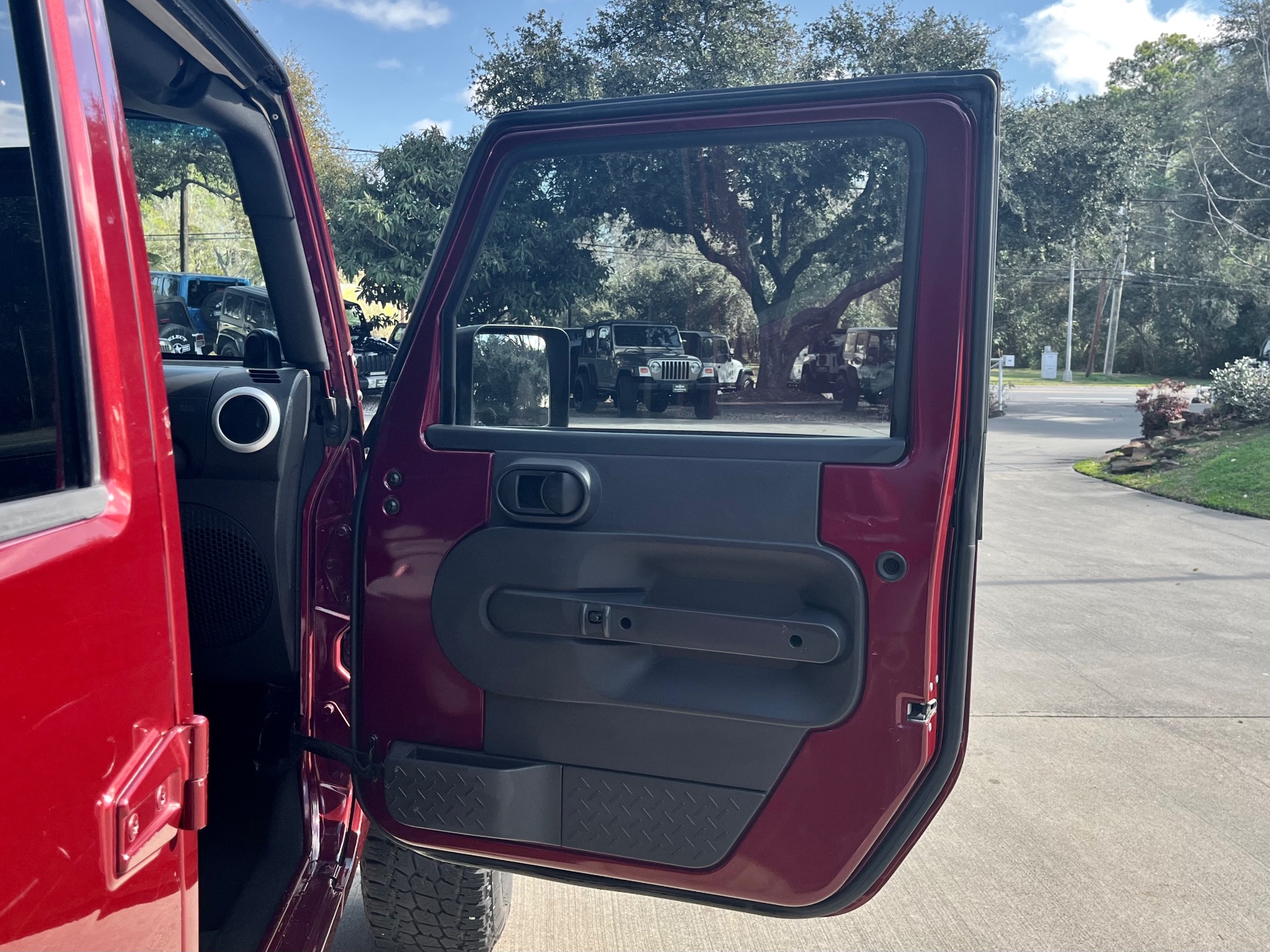 Used-2010-Jeep-Wrangler-Unlimited-Sahara