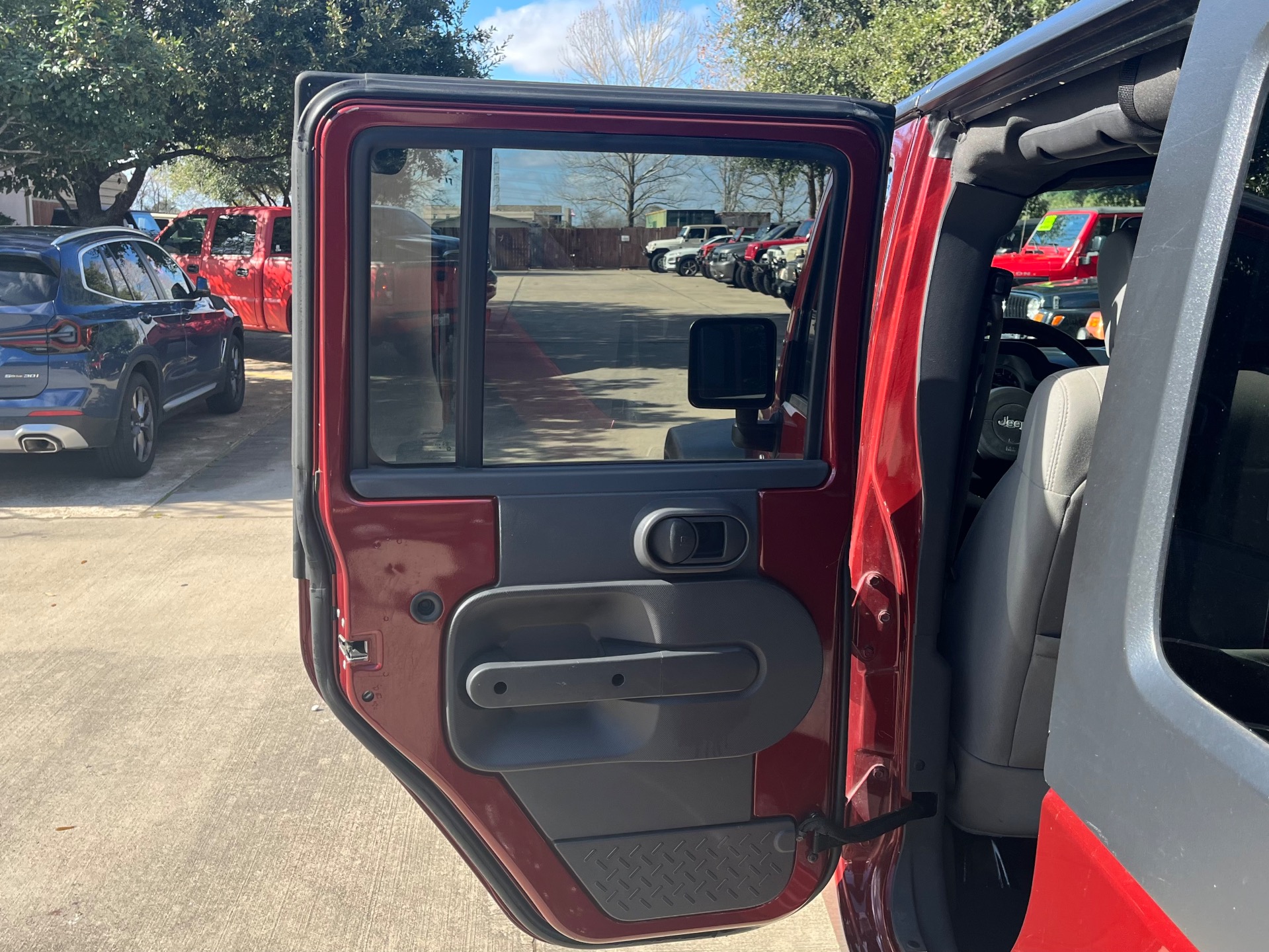Used-2010-Jeep-Wrangler-Unlimited-Sahara
