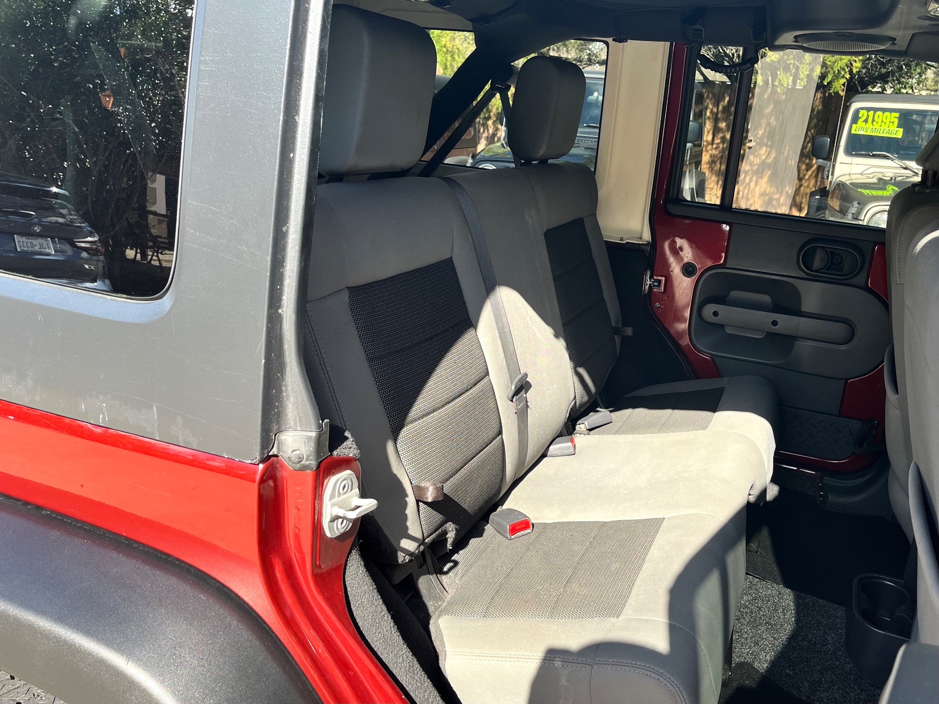 Used-2010-Jeep-Wrangler-Unlimited-Sahara