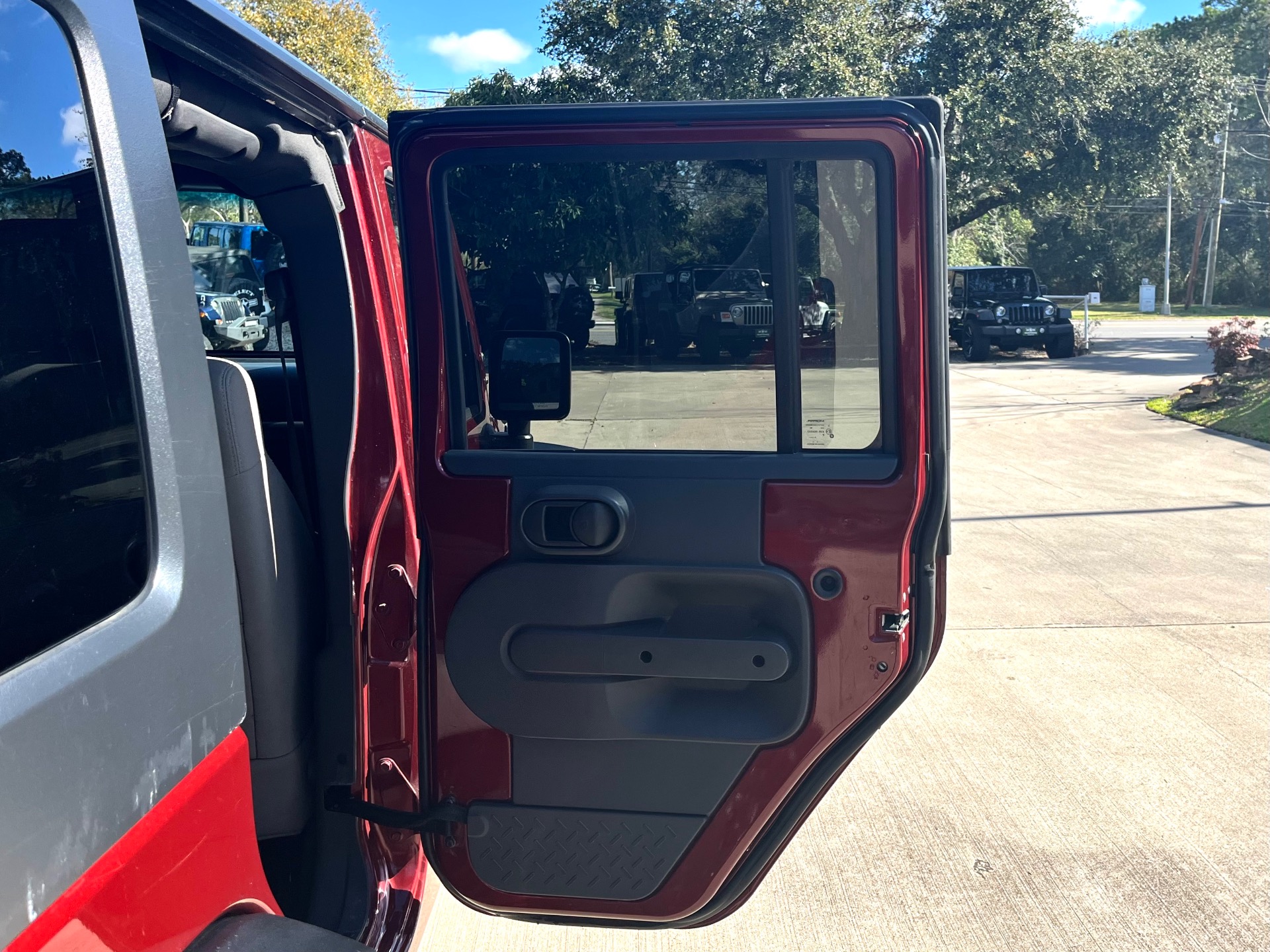 Used-2010-Jeep-Wrangler-Unlimited-Sahara
