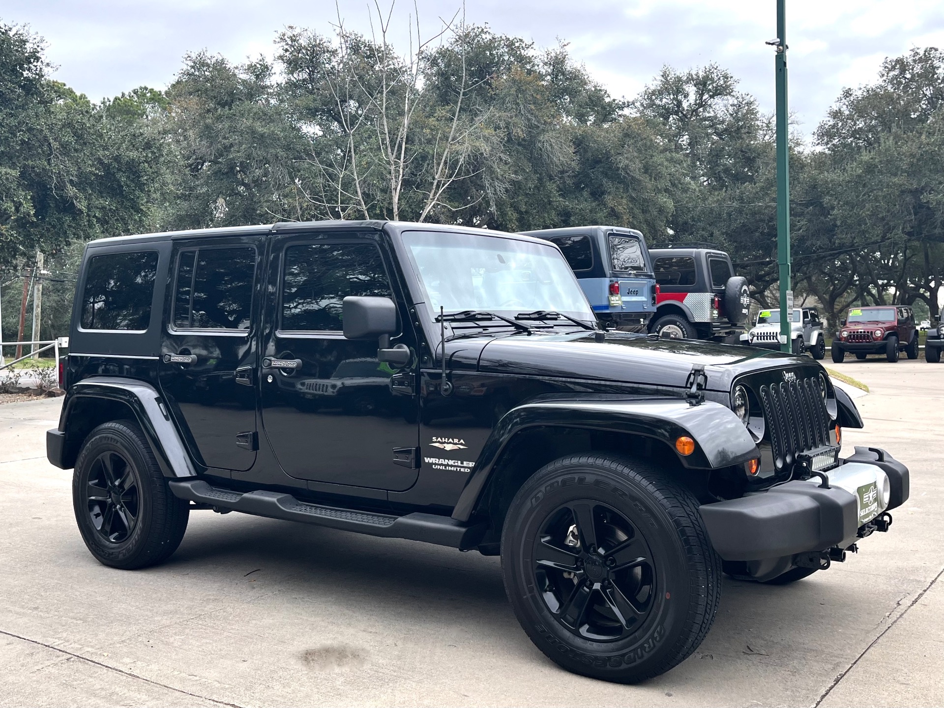 Used-2011-Jeep-Wrangler-Unlimited-Sahara