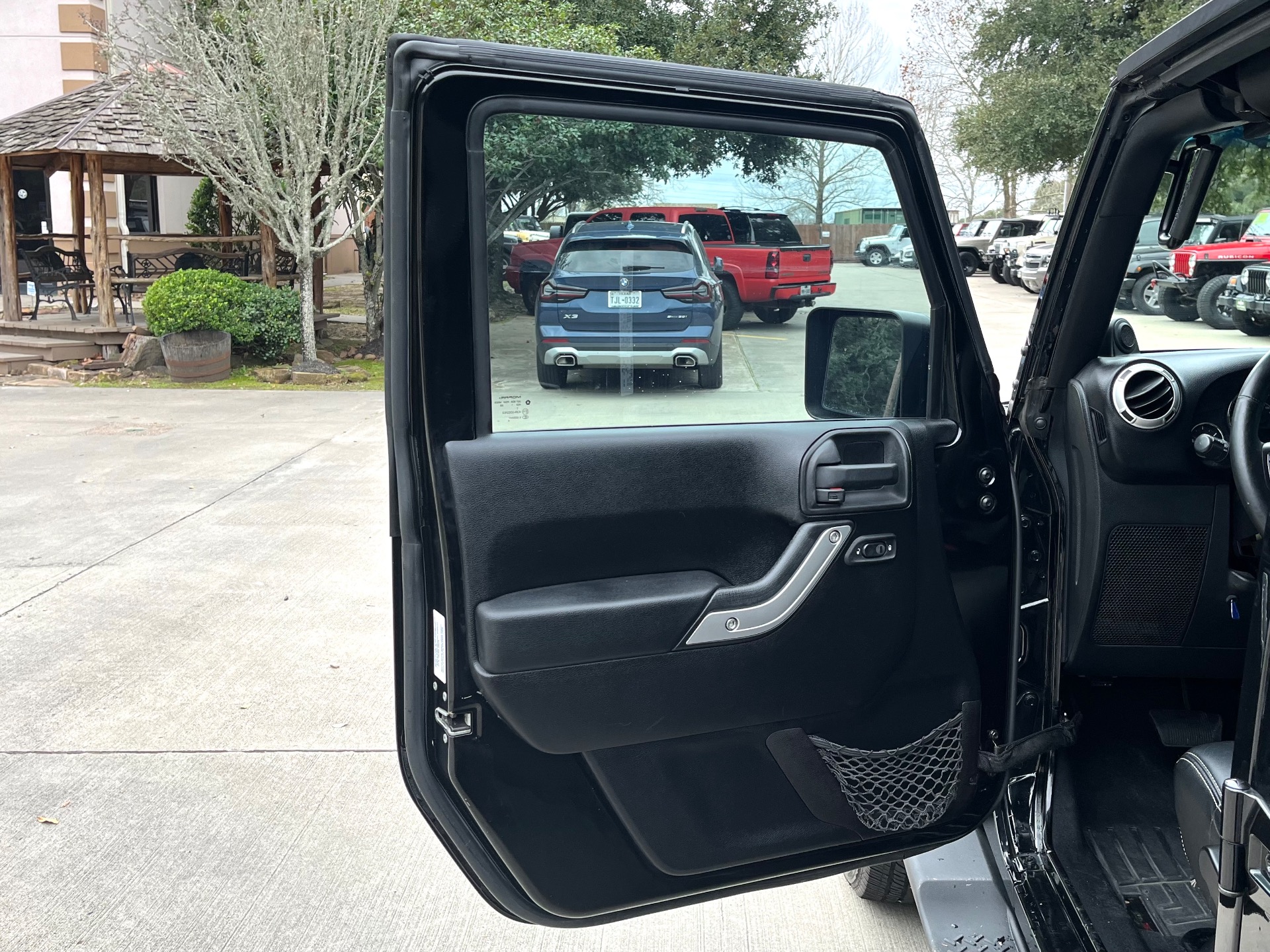 Used-2011-Jeep-Wrangler-Unlimited-Sahara