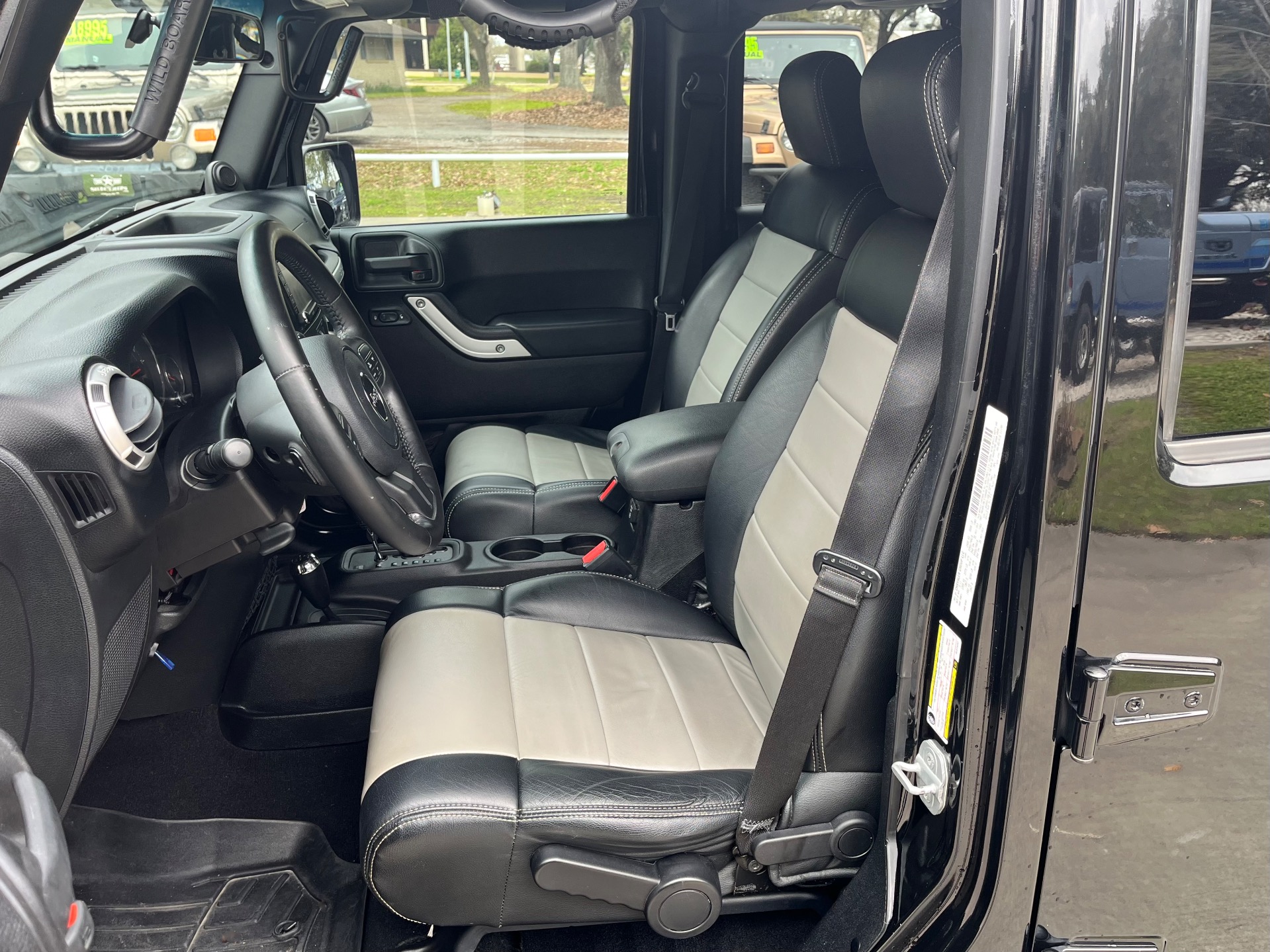 Used-2011-Jeep-Wrangler-Unlimited-Sahara