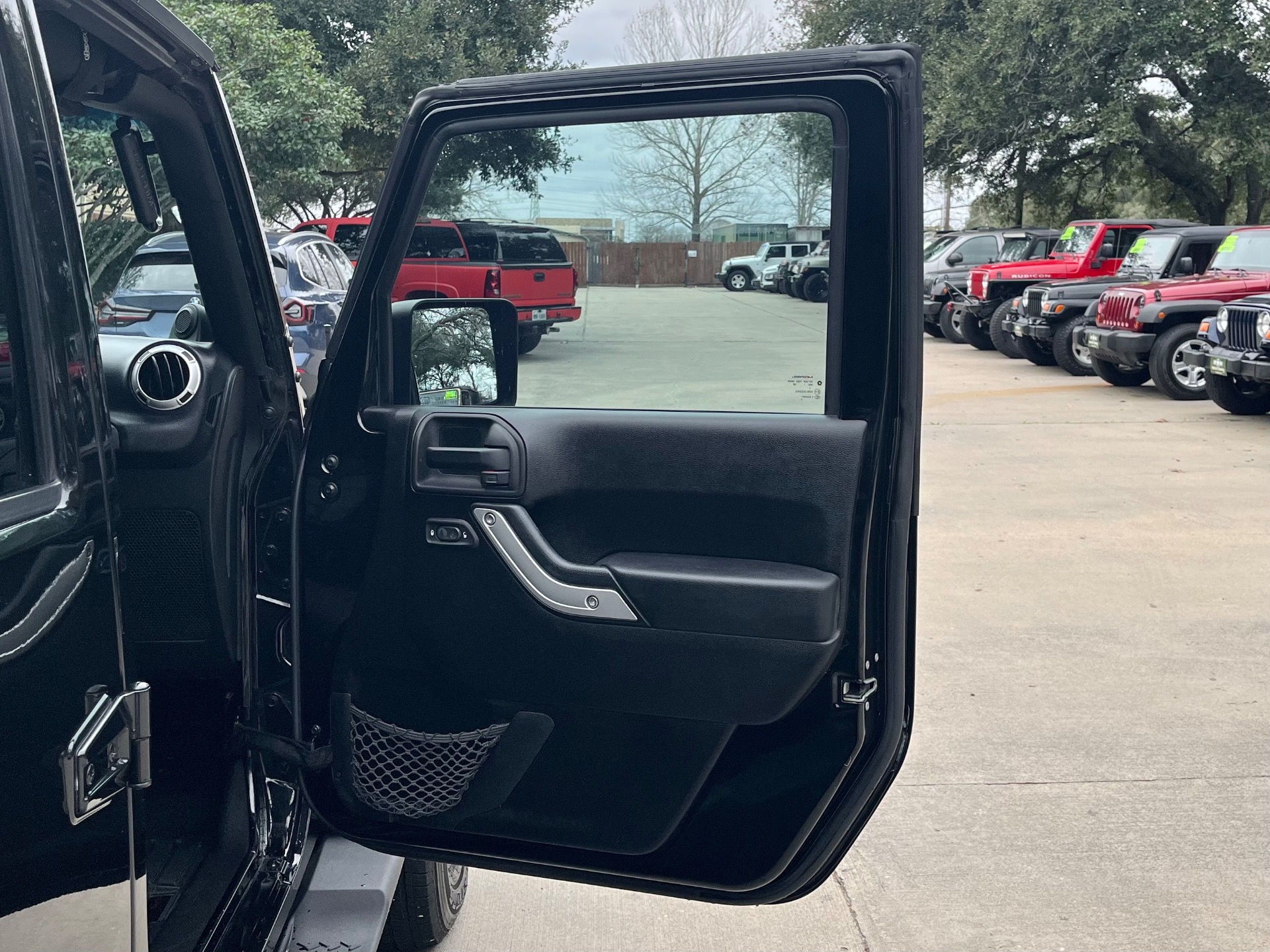 Used-2011-Jeep-Wrangler-Unlimited-Sahara