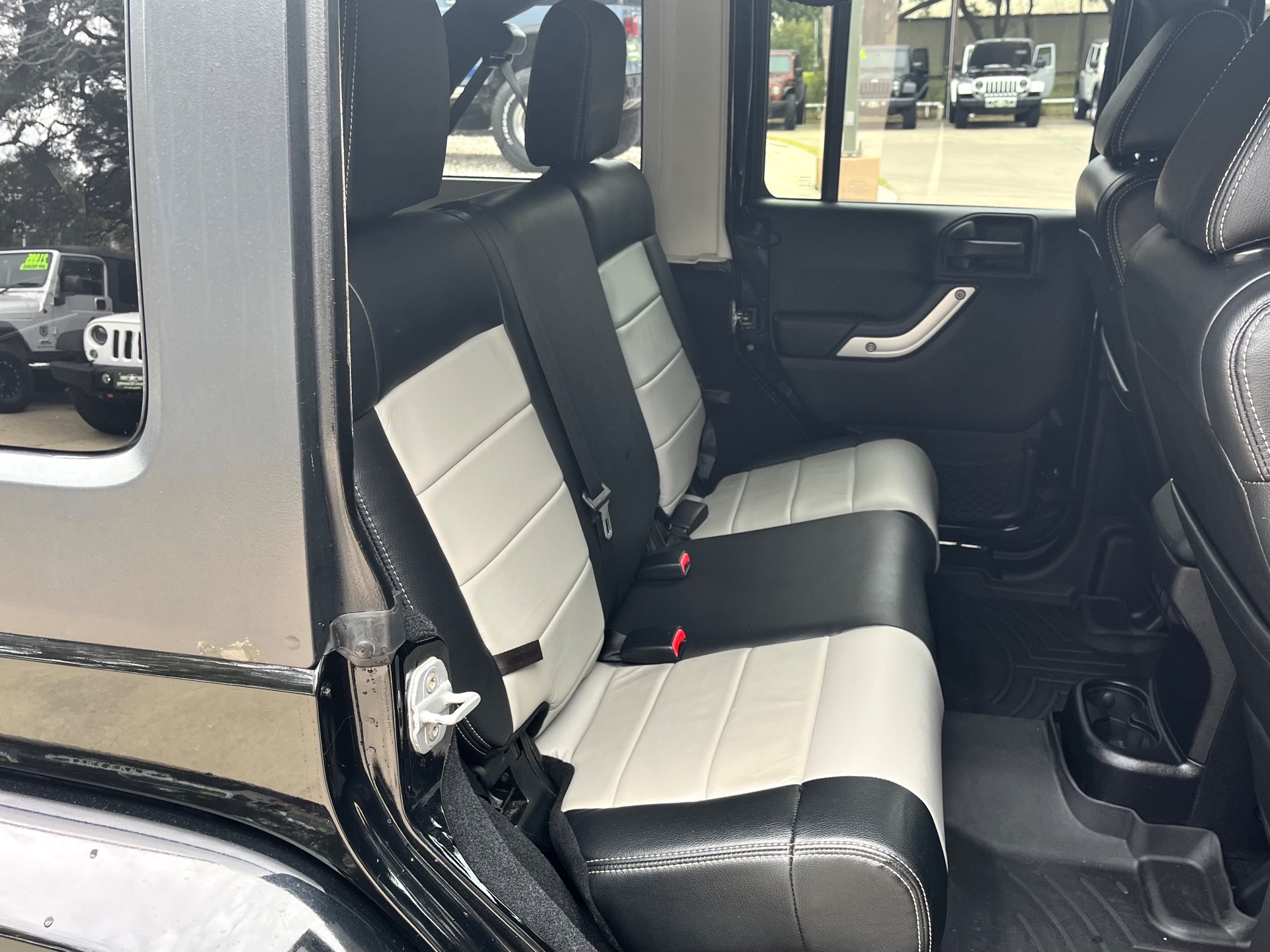 Used-2011-Jeep-Wrangler-Unlimited-Sahara