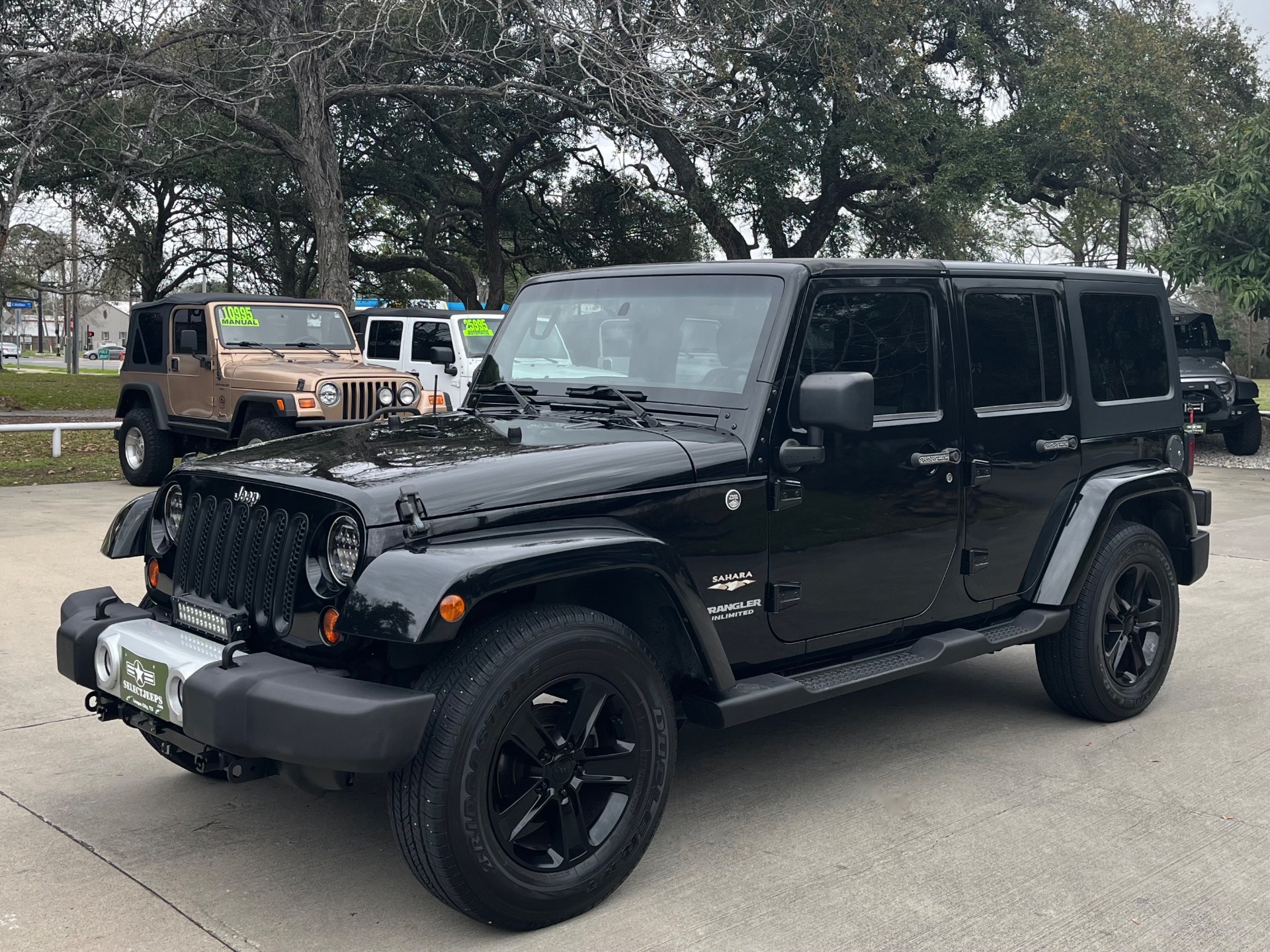 Used-2011-Jeep-Wrangler-Unlimited-Sahara