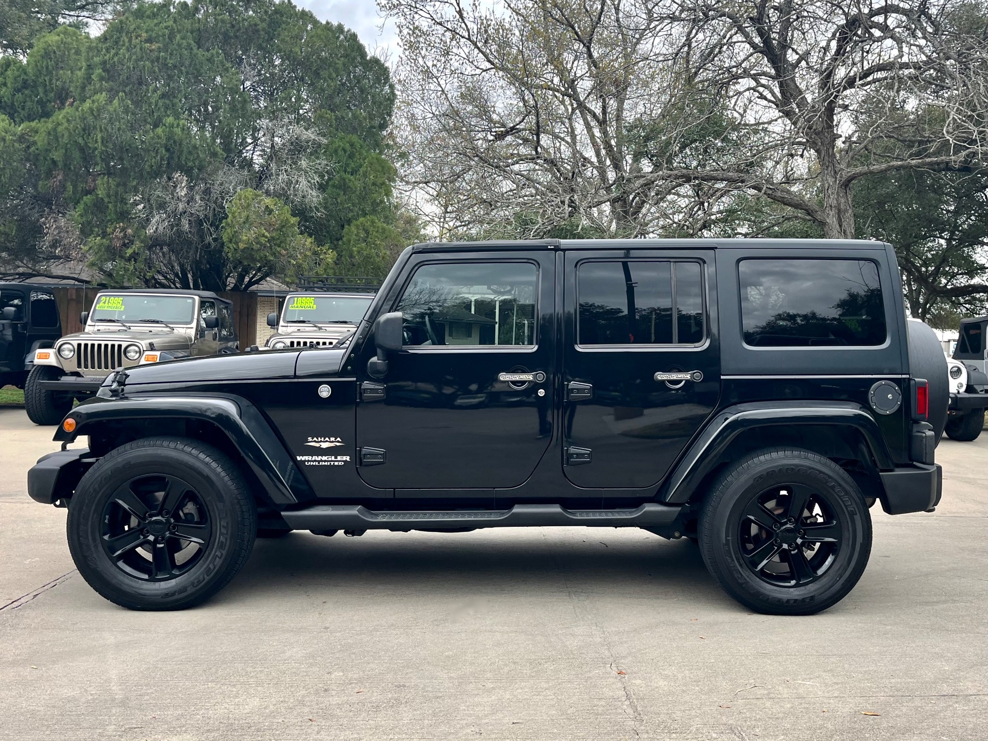 Used-2011-Jeep-Wrangler-Unlimited-Sahara
