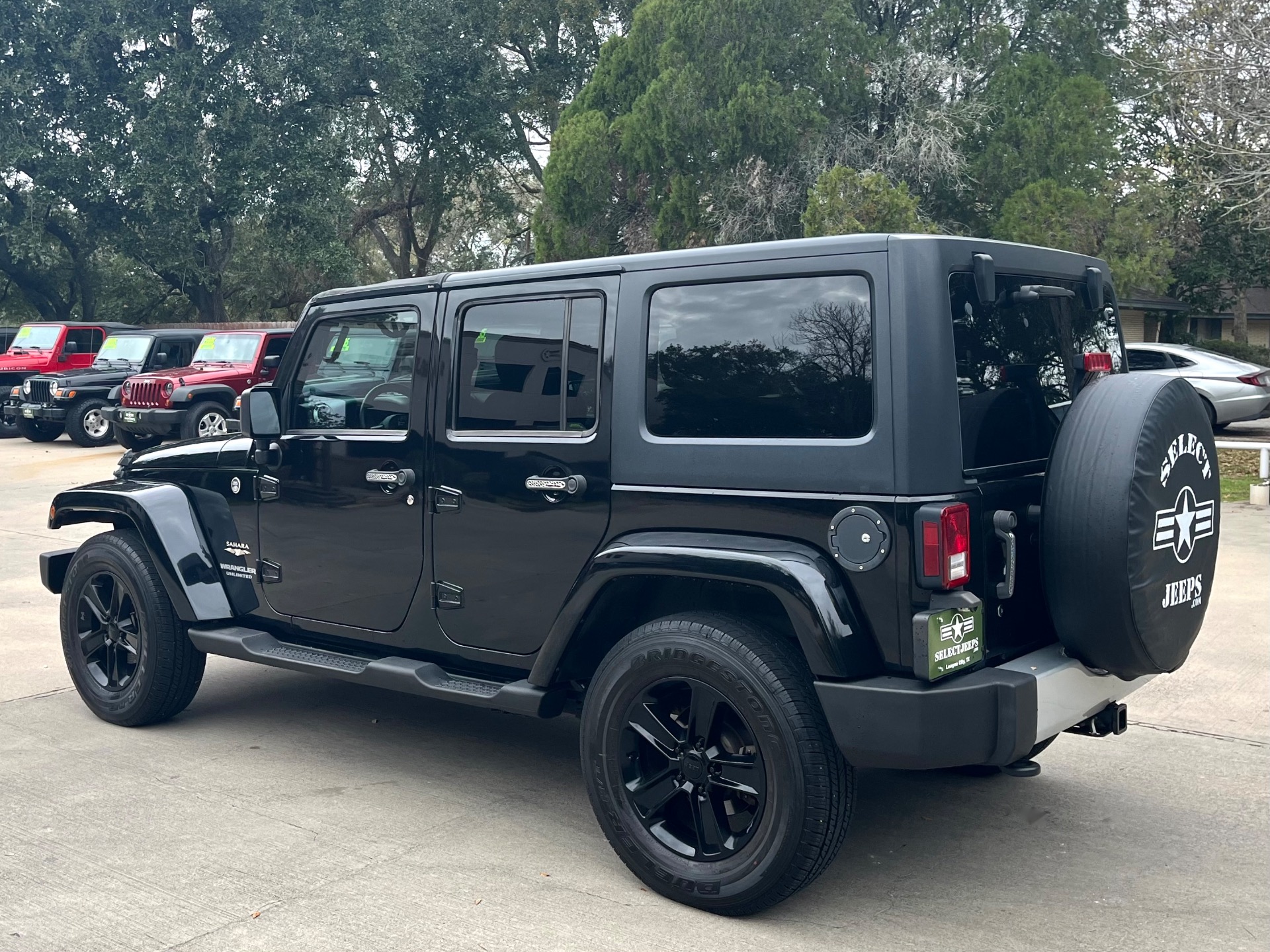 Used-2011-Jeep-Wrangler-Unlimited-Sahara