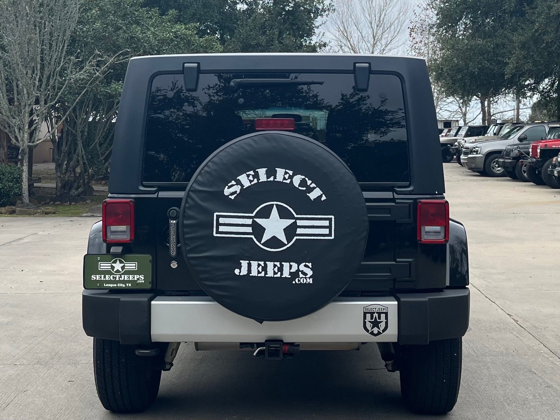 Used-2011-Jeep-Wrangler-Unlimited-Sahara