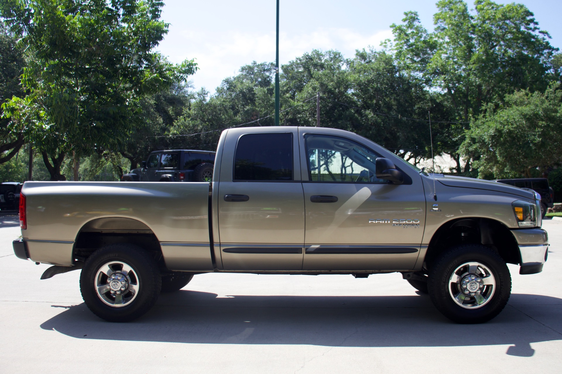 Used-2006-Dodge-Ram-2500-SLT