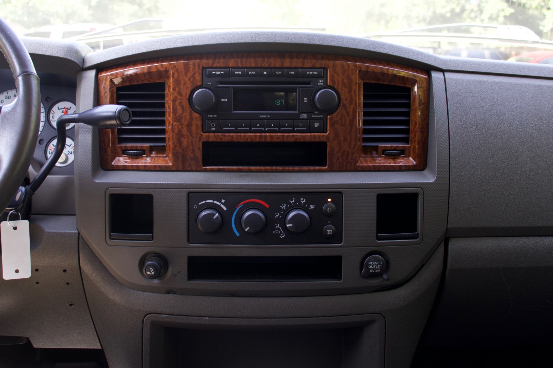 Used-2006-Dodge-Ram-2500-SLT