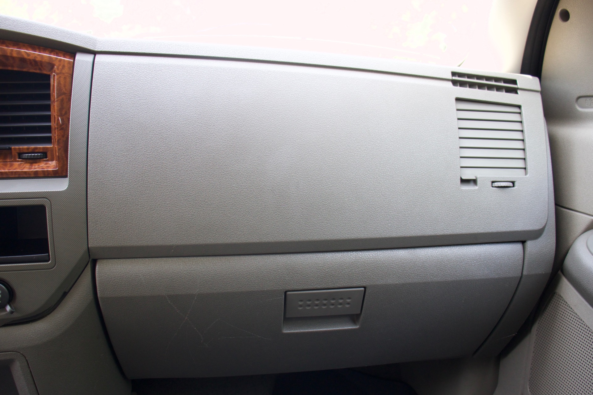 Used-2006-Dodge-Ram-2500-SLT