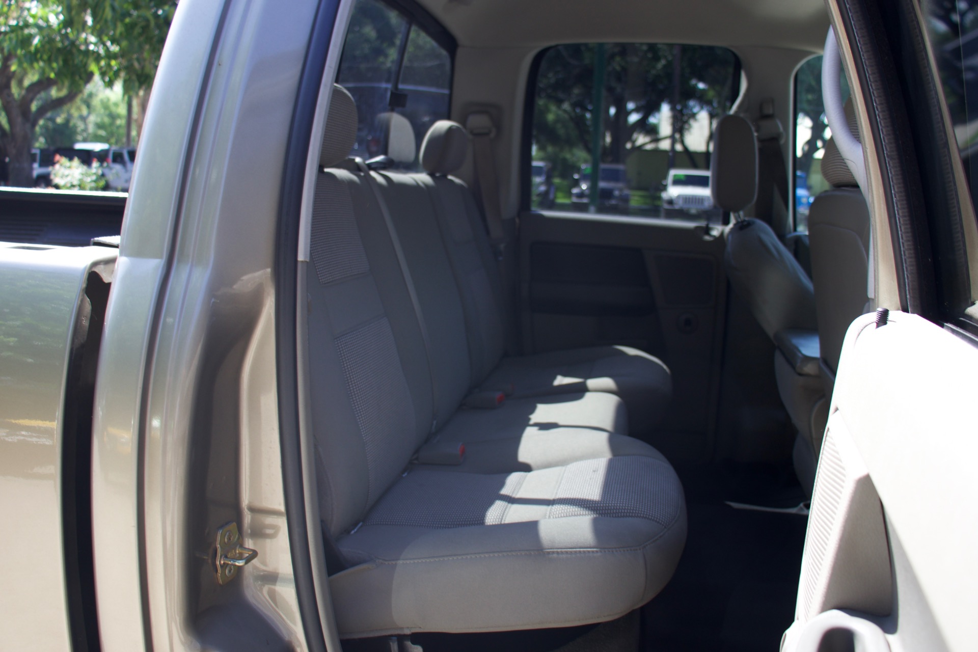 Used-2006-Dodge-Ram-2500-SLT