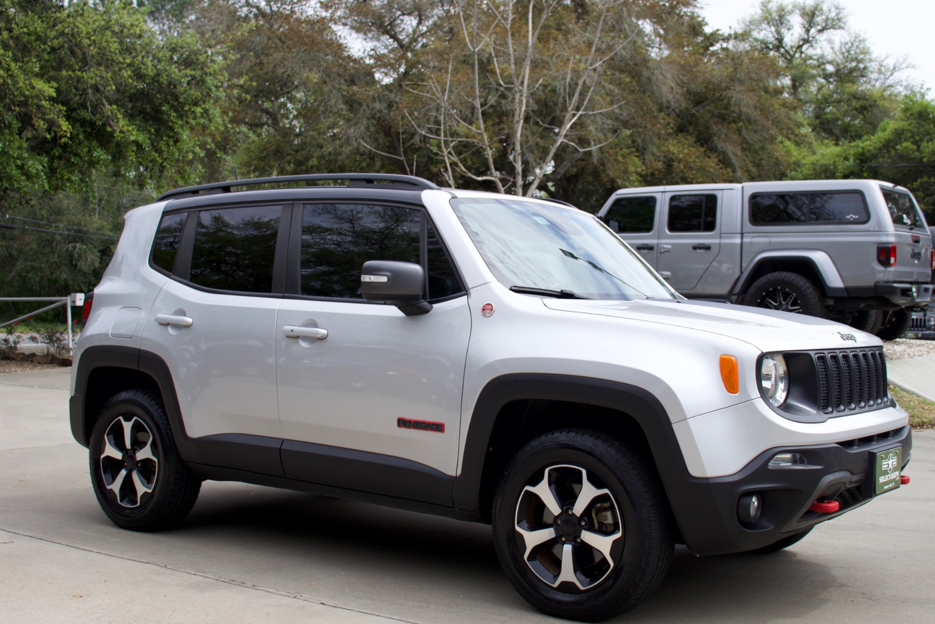 Used-2019-Jeep-Renegade-Trailhawk