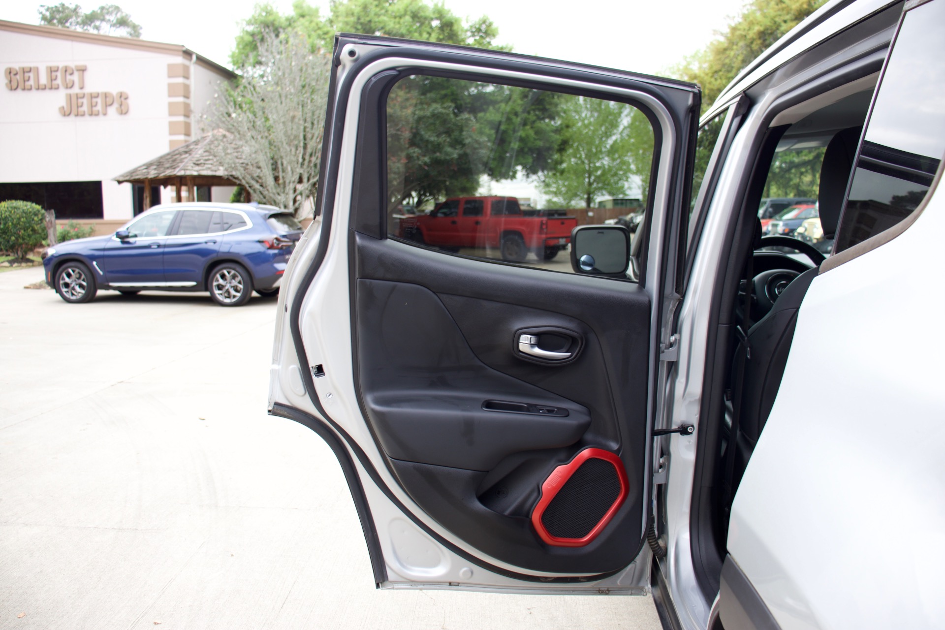 Used-2019-Jeep-Renegade-Trailhawk