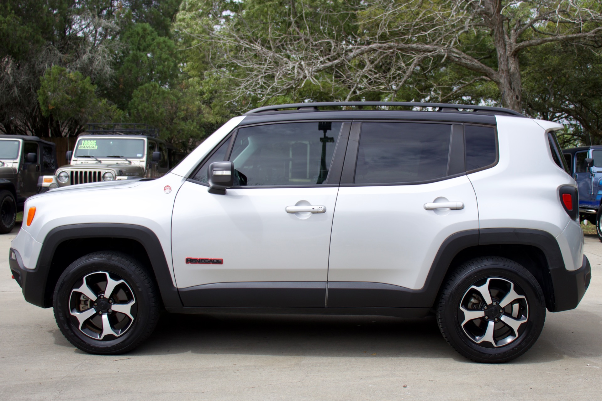 Used-2019-Jeep-Renegade-Trailhawk