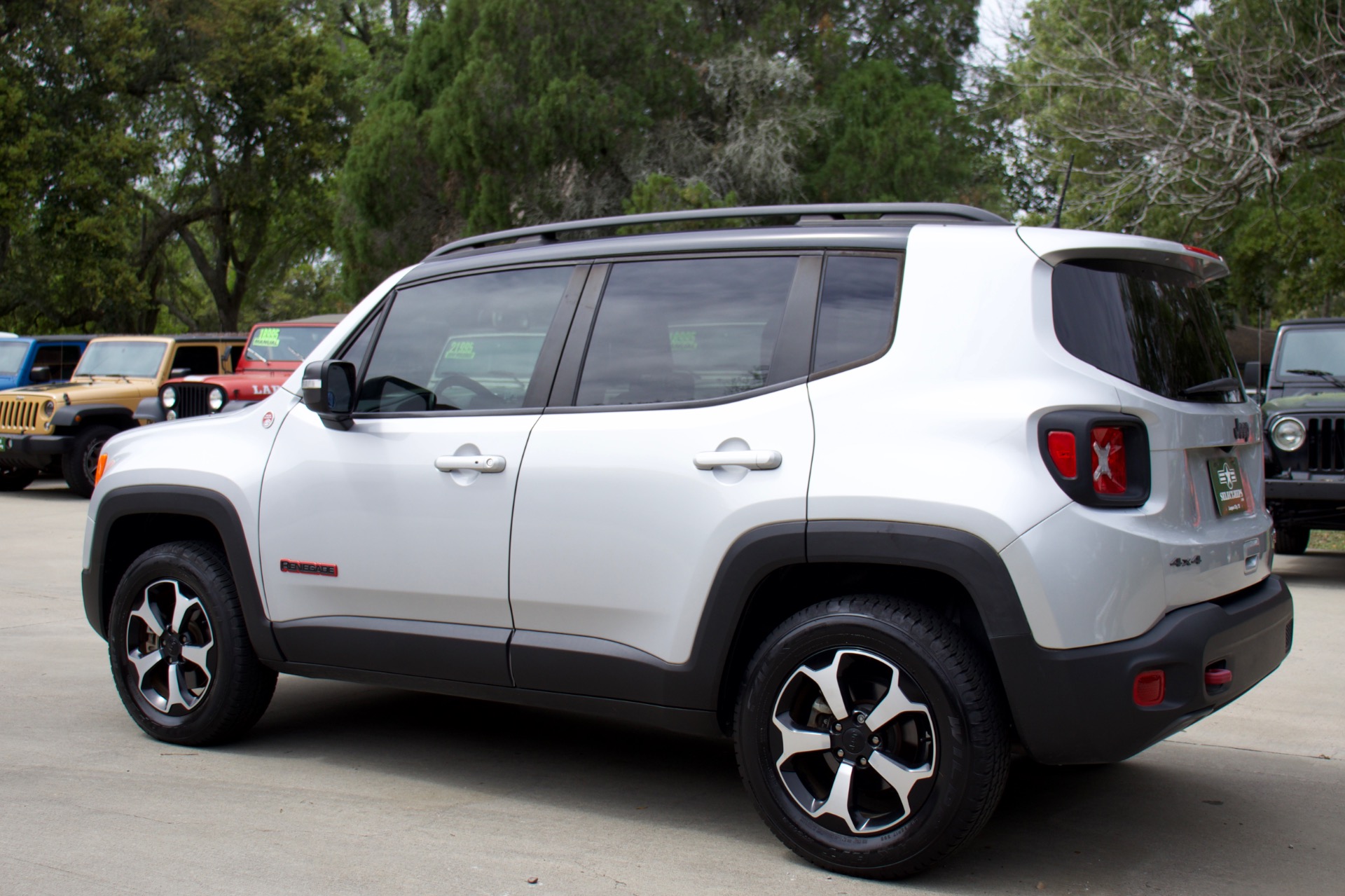 Used-2019-Jeep-Renegade-Trailhawk