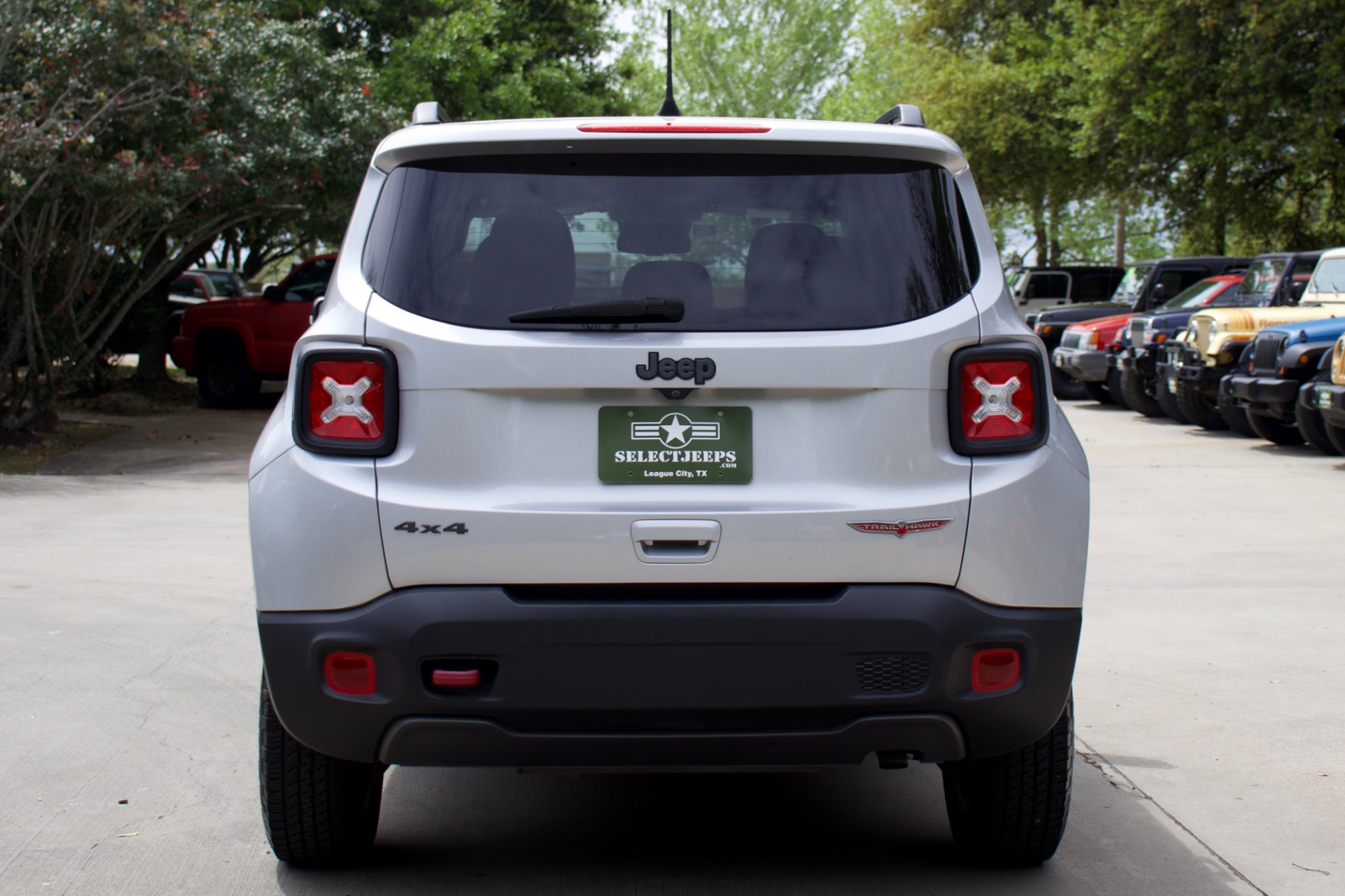 Used-2019-Jeep-Renegade-Trailhawk