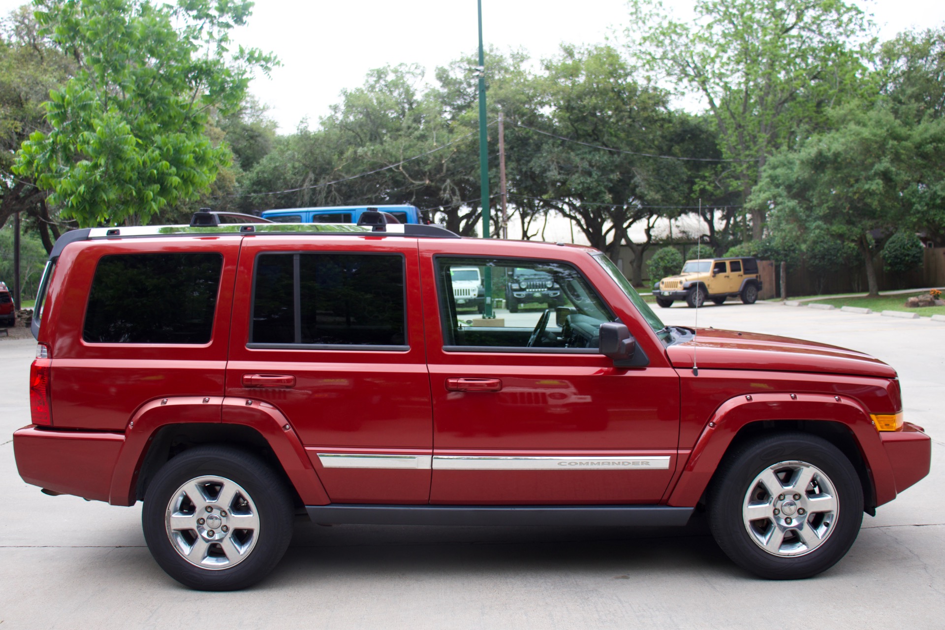 Used-2006-Jeep-Commander-Limited