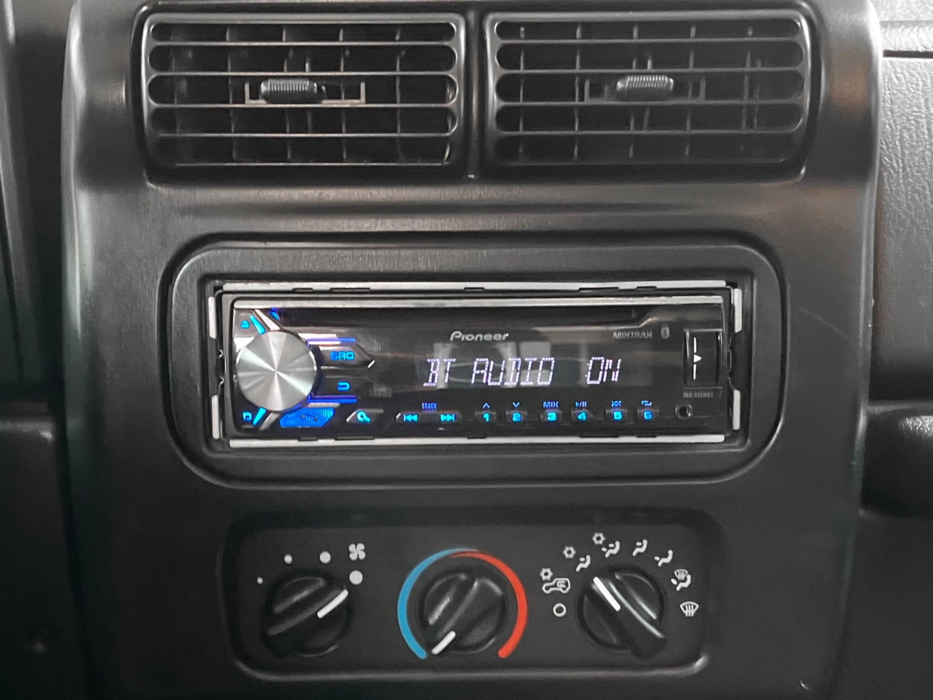 Used-2004-Jeep-Wrangler-Rubicon
