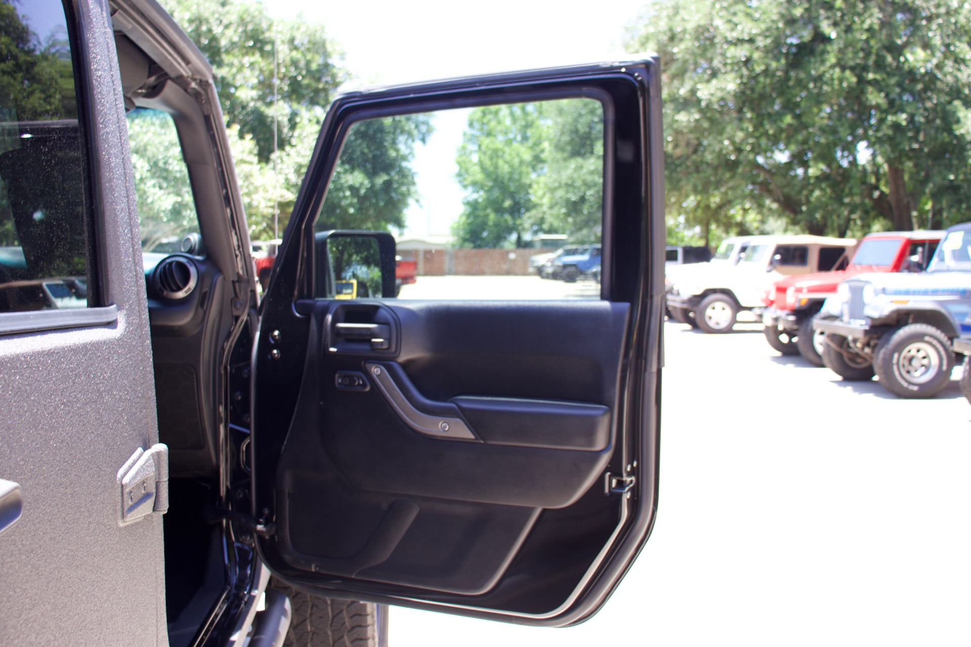 Used-2014-Jeep-Wrangler-Unlimited-Sport