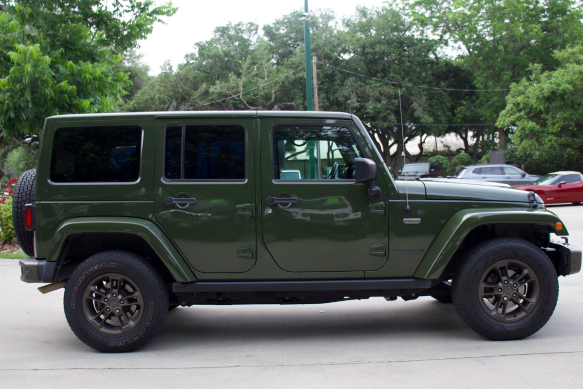 Used-2016-Jeep-Wrangler-Unlimited-Sahara-75th-Anniversary