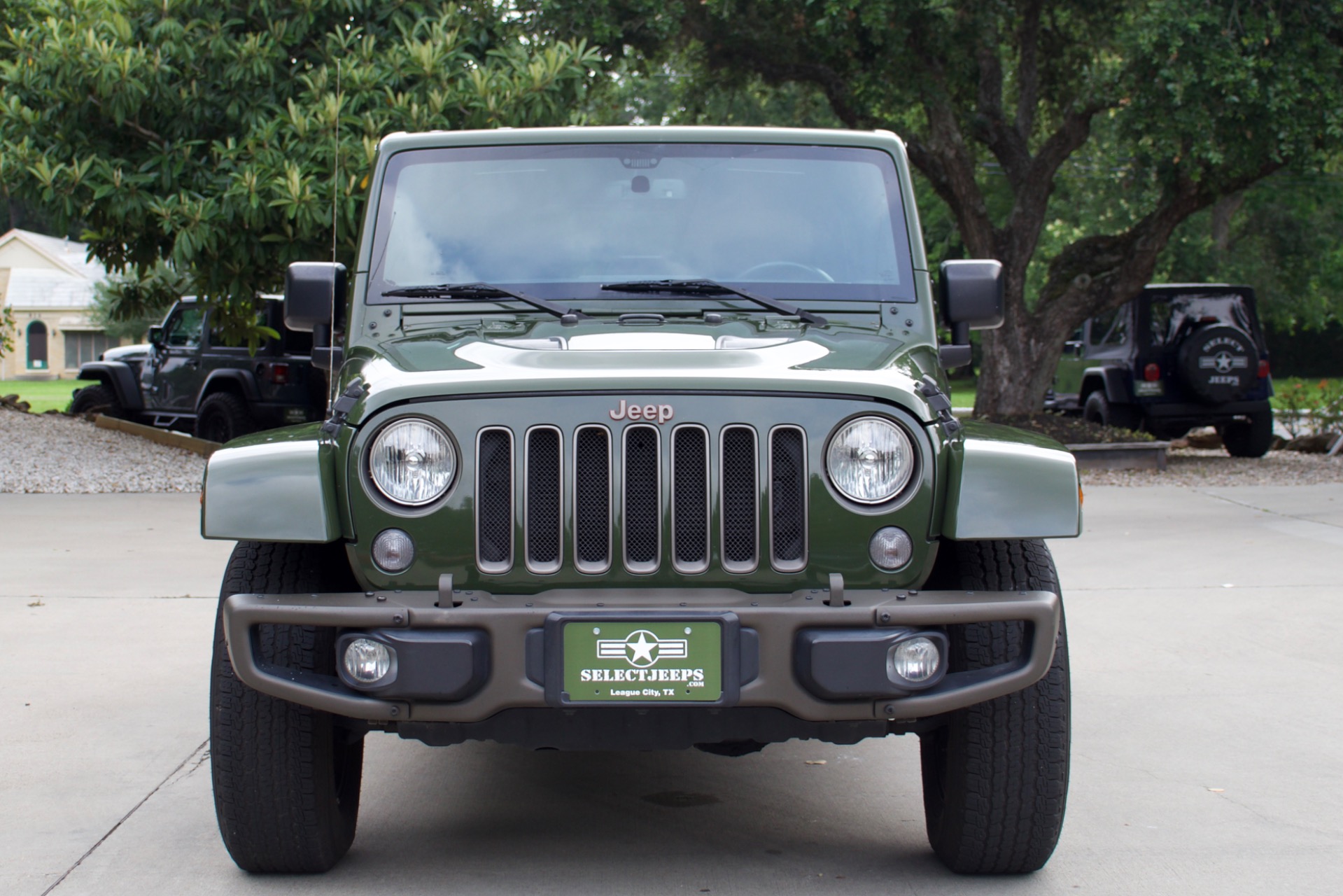 Used-2016-Jeep-Wrangler-Unlimited-Sahara-75th-Anniversary
