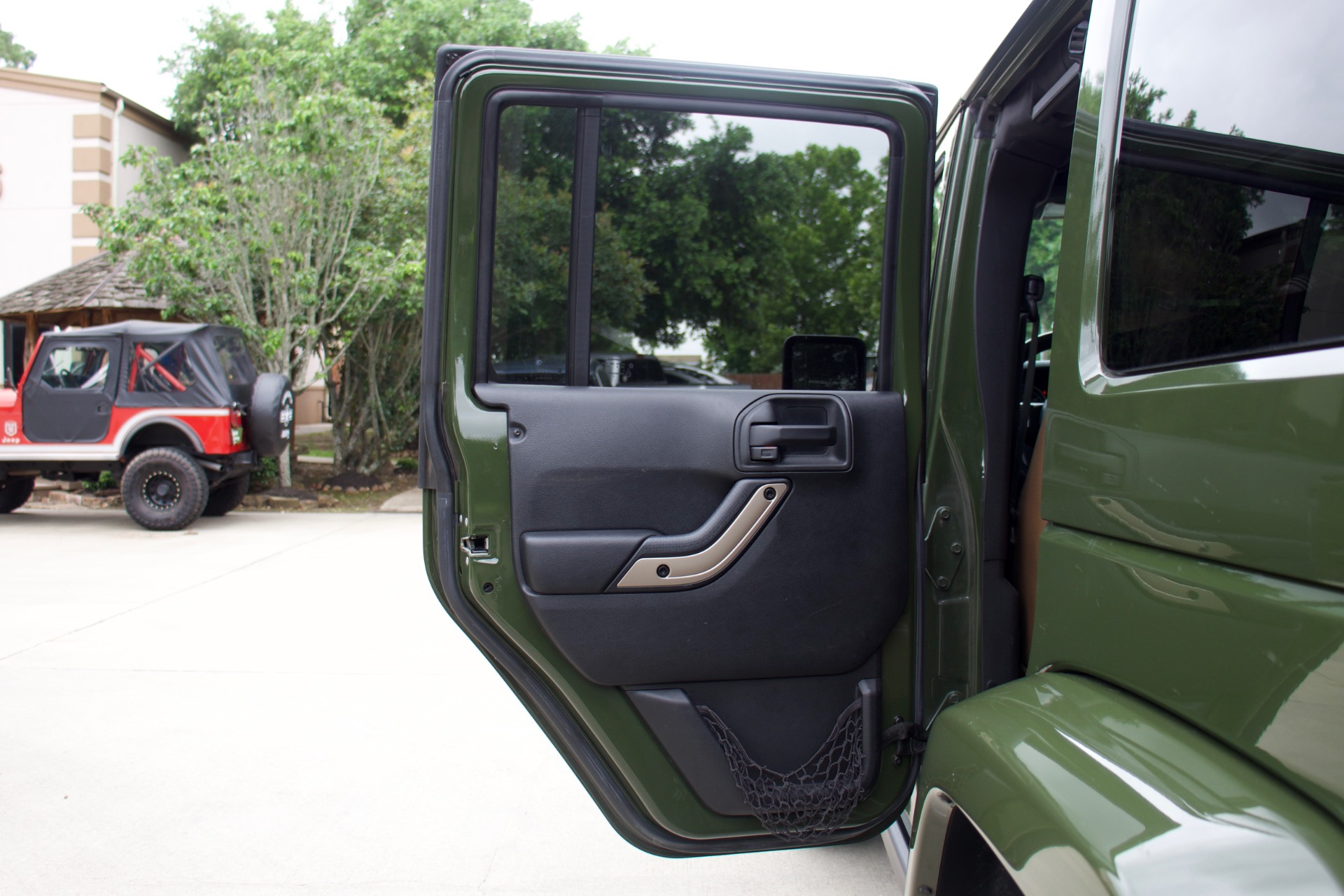 Used-2016-Jeep-Wrangler-Unlimited-Sahara-75th-Anniversary