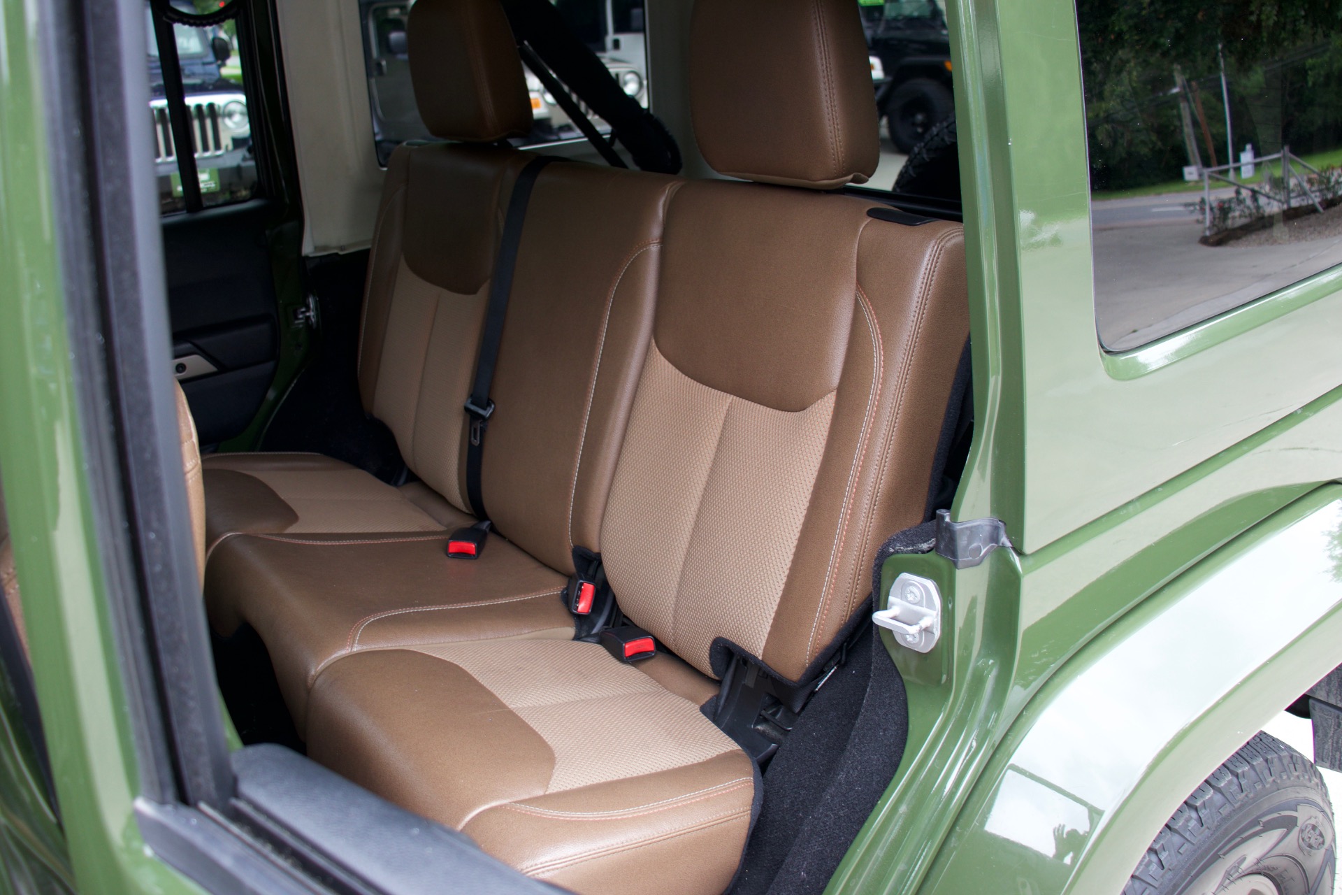 Used-2016-Jeep-Wrangler-Unlimited-Sahara-75th-Anniversary