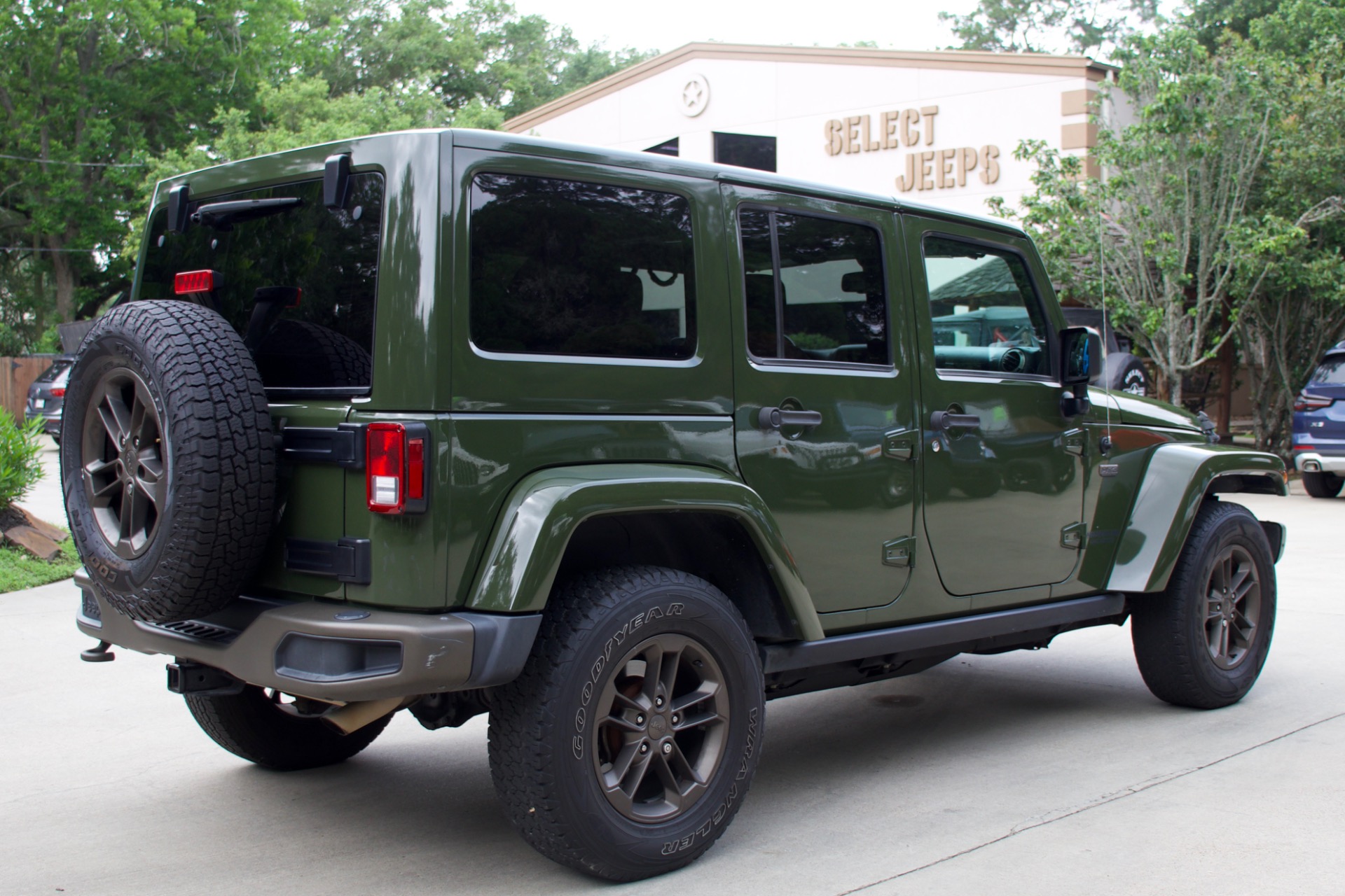 Used-2016-Jeep-Wrangler-Unlimited-Sahara-75th-Anniversary