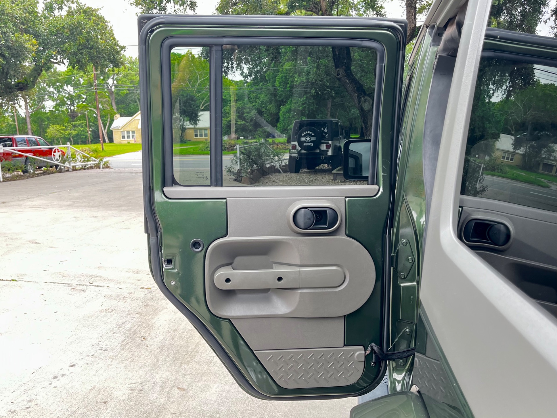 Used-2008-Jeep-Wrangler-Unlimited-Sahara