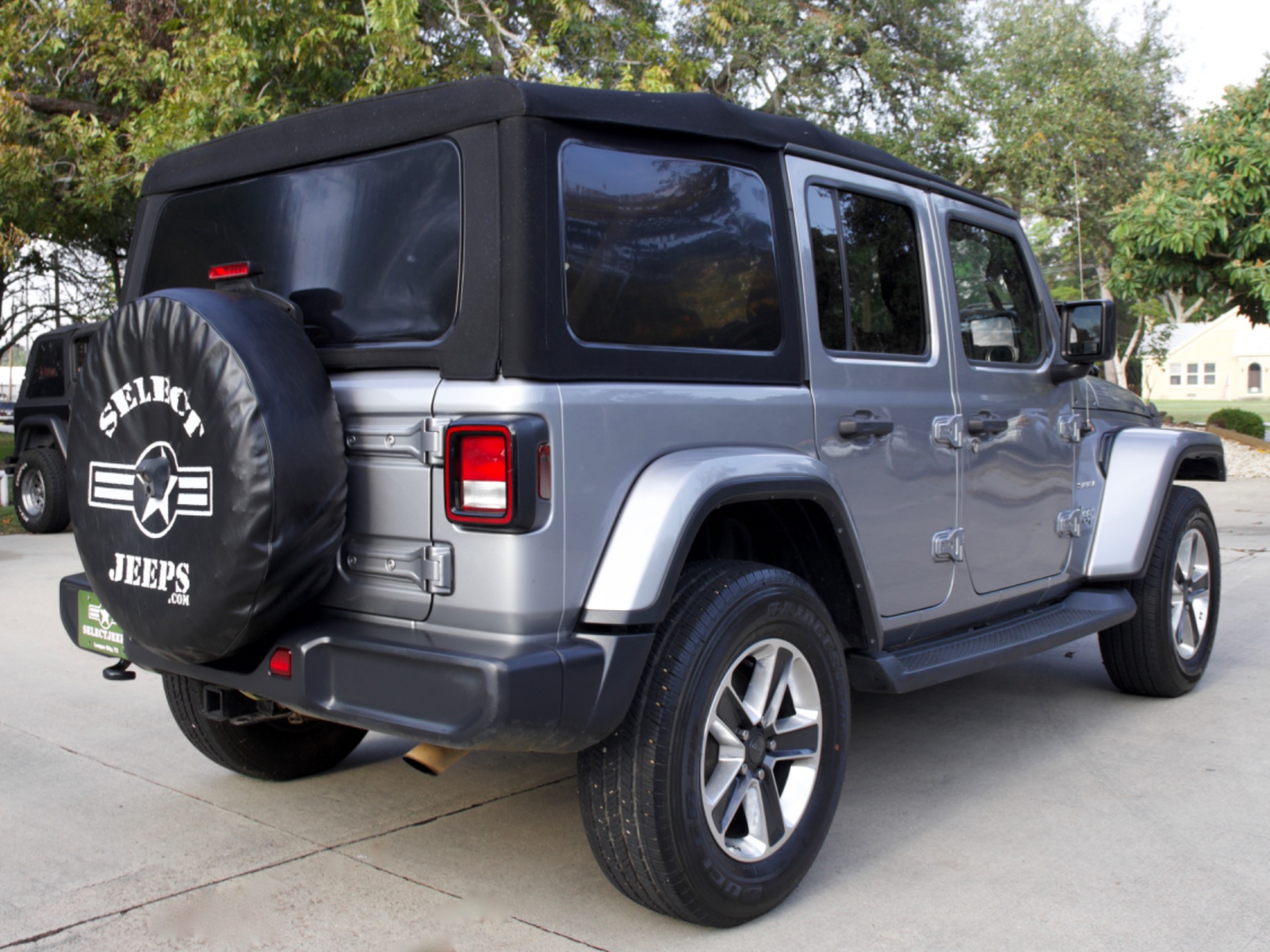 Used-2018-Jeep-Wrangler-Unlimited-Sahara