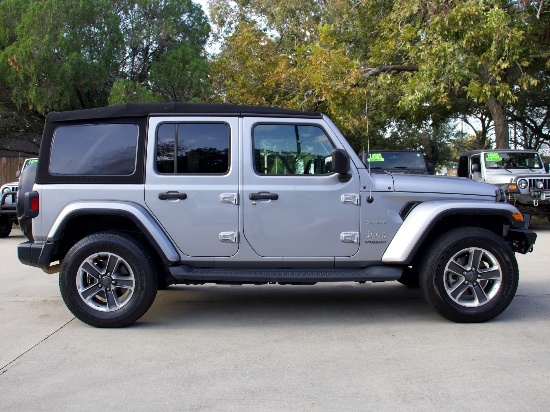 Used-2018-Jeep-Wrangler-Unlimited-Sahara